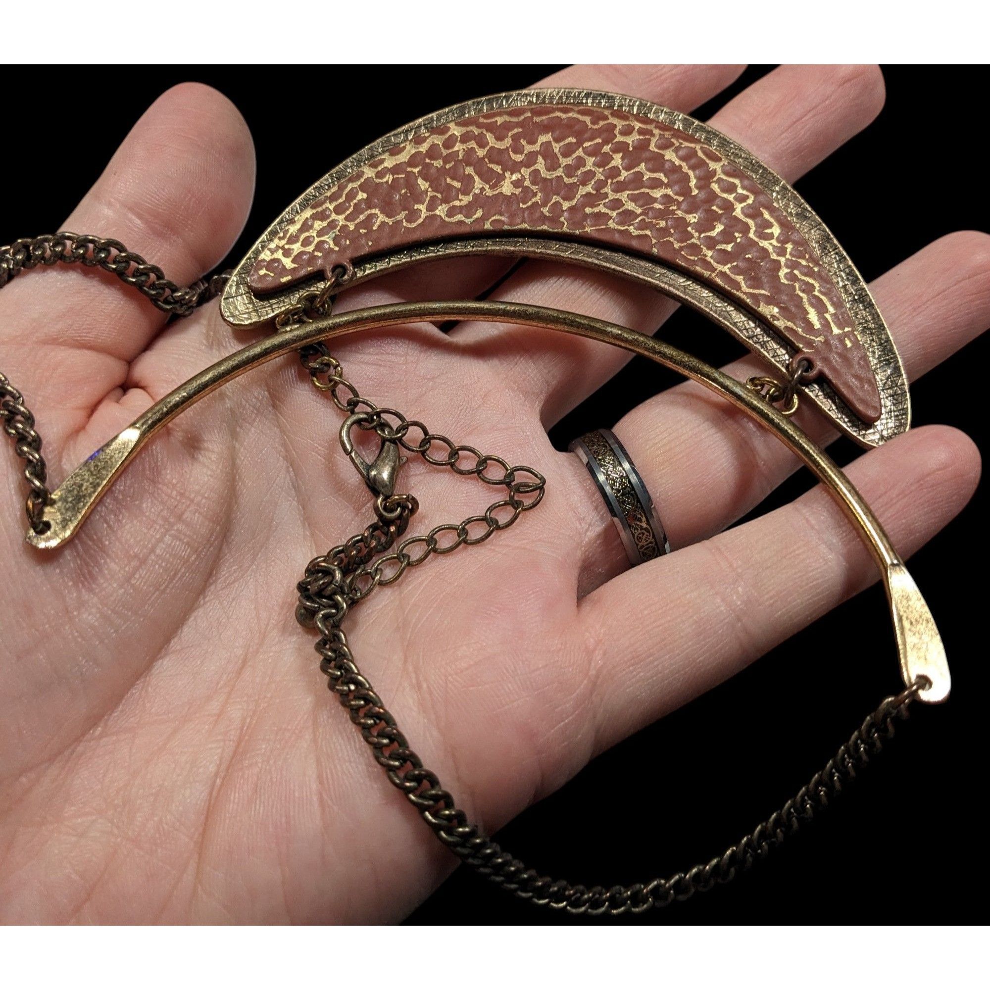 Other Brutalist Distressed Gold Tone And Brown Statement Necklace Size ONE SIZE - 3 Thumbnail