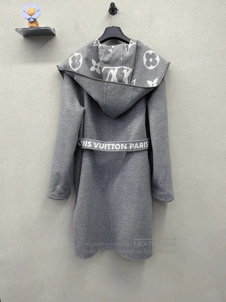 Louis Vuitton Louis Vuitton Logo Belted Hooded Coat. Size US XL / EU 56 / 4 - 2 Thumbnail