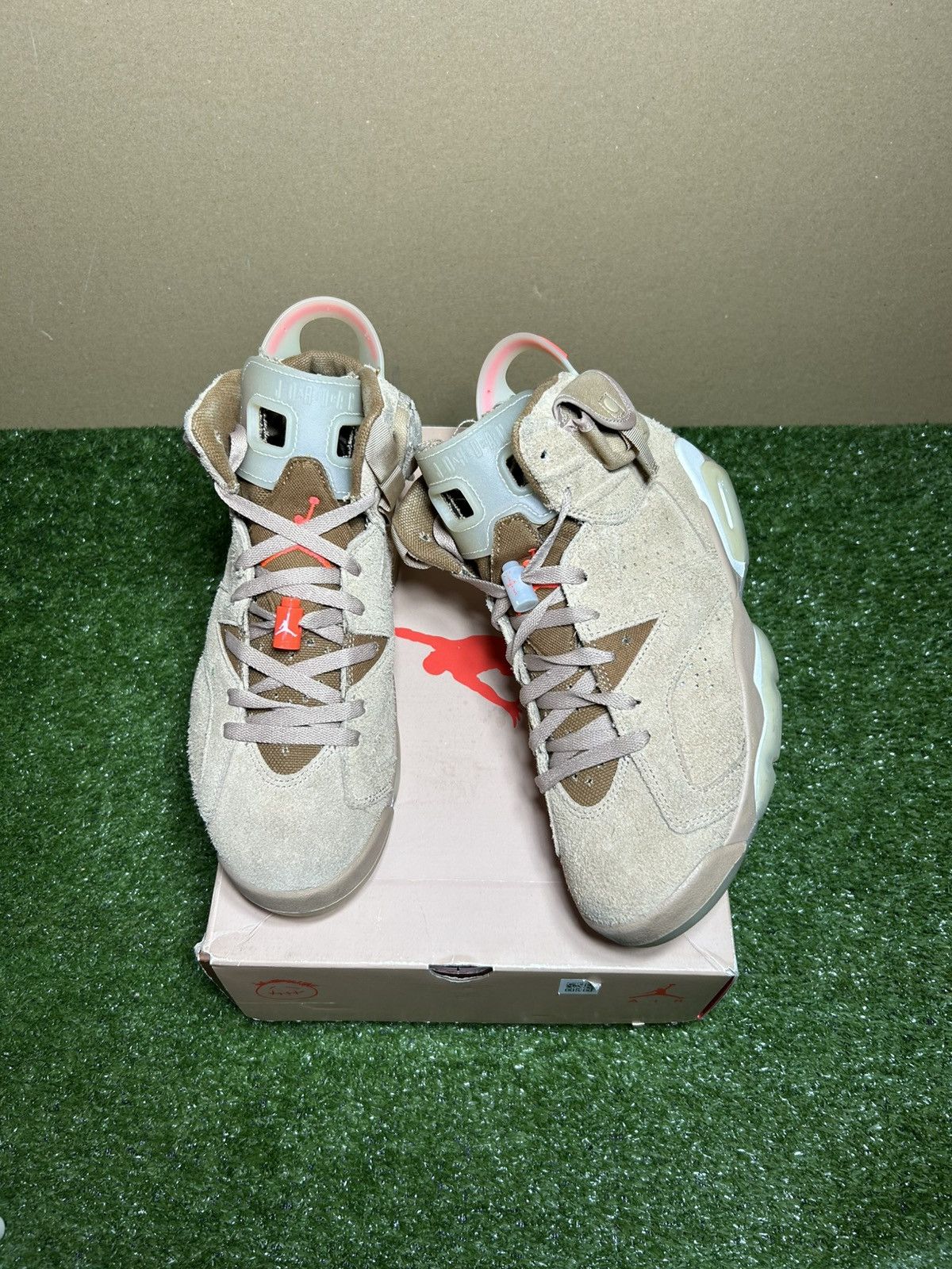 Jordan Brand × Travis Scott Jordan 6 Travis Scott British Khaki Size US 9 / EU 42 - 1 Thumbnail
