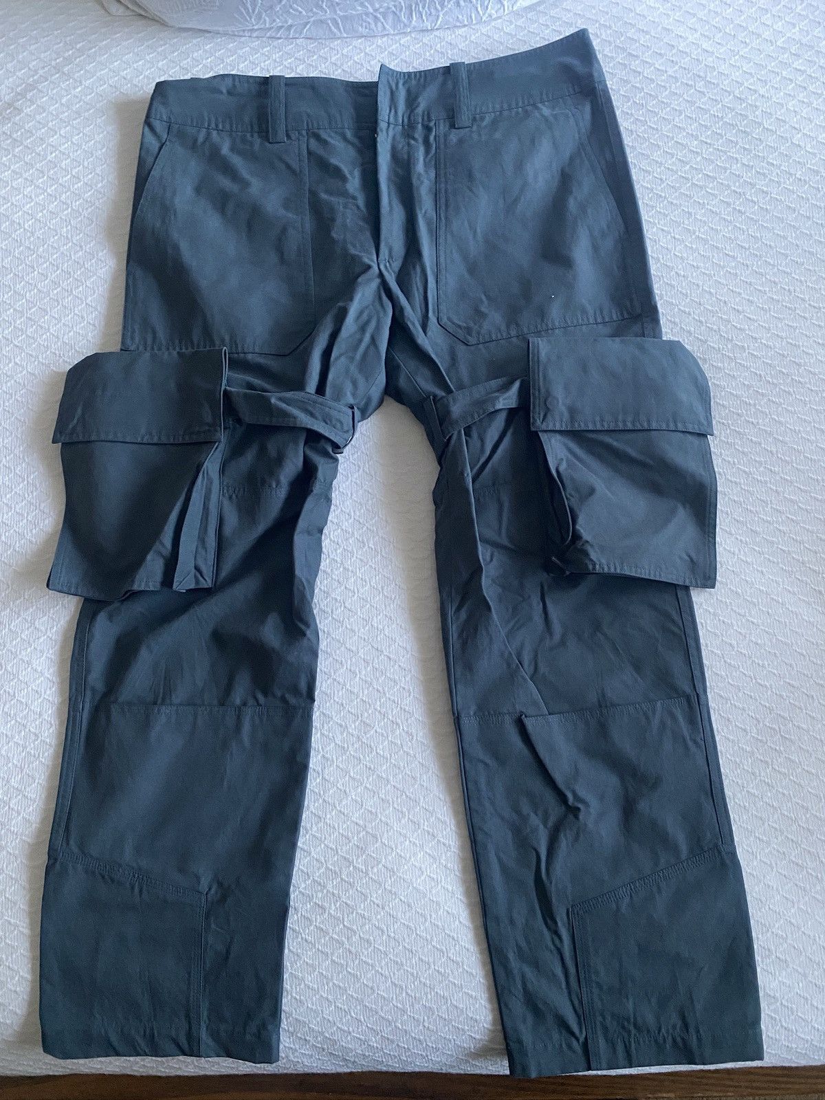 Louis Vuitton Louis Vuitton Runway Cargo pants SS20 Size US 34 / EU 50 - 2 Thumbnail