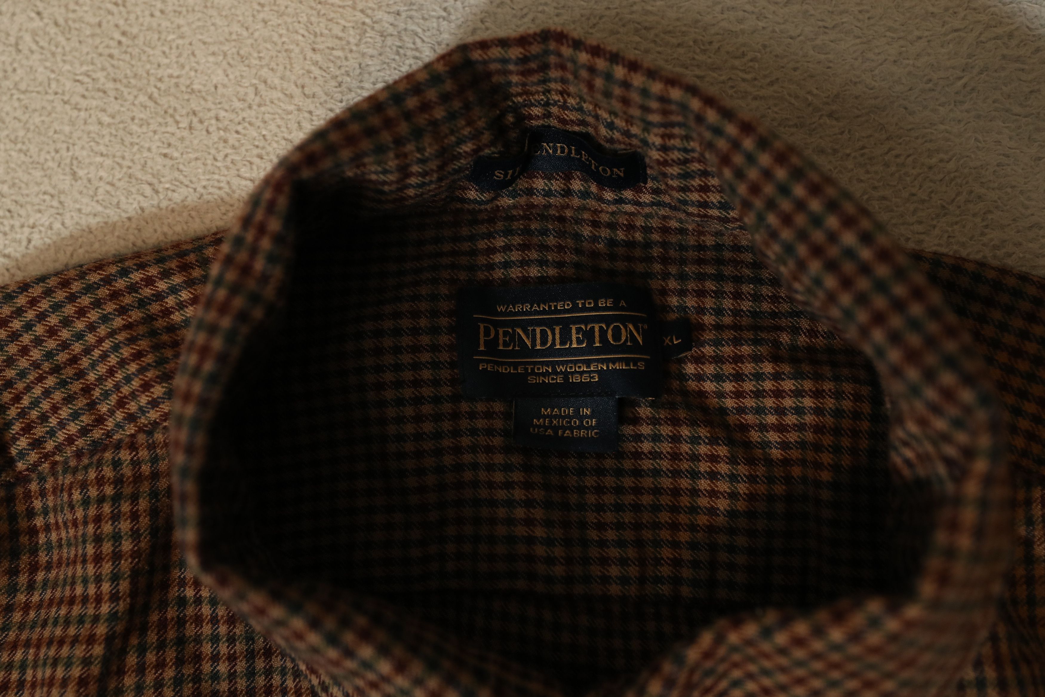 Pendleton Sir Pendelton Brown Houndstooth L/S Buttonup (XL) Size US XL / EU 56 / 4 - 8 Thumbnail