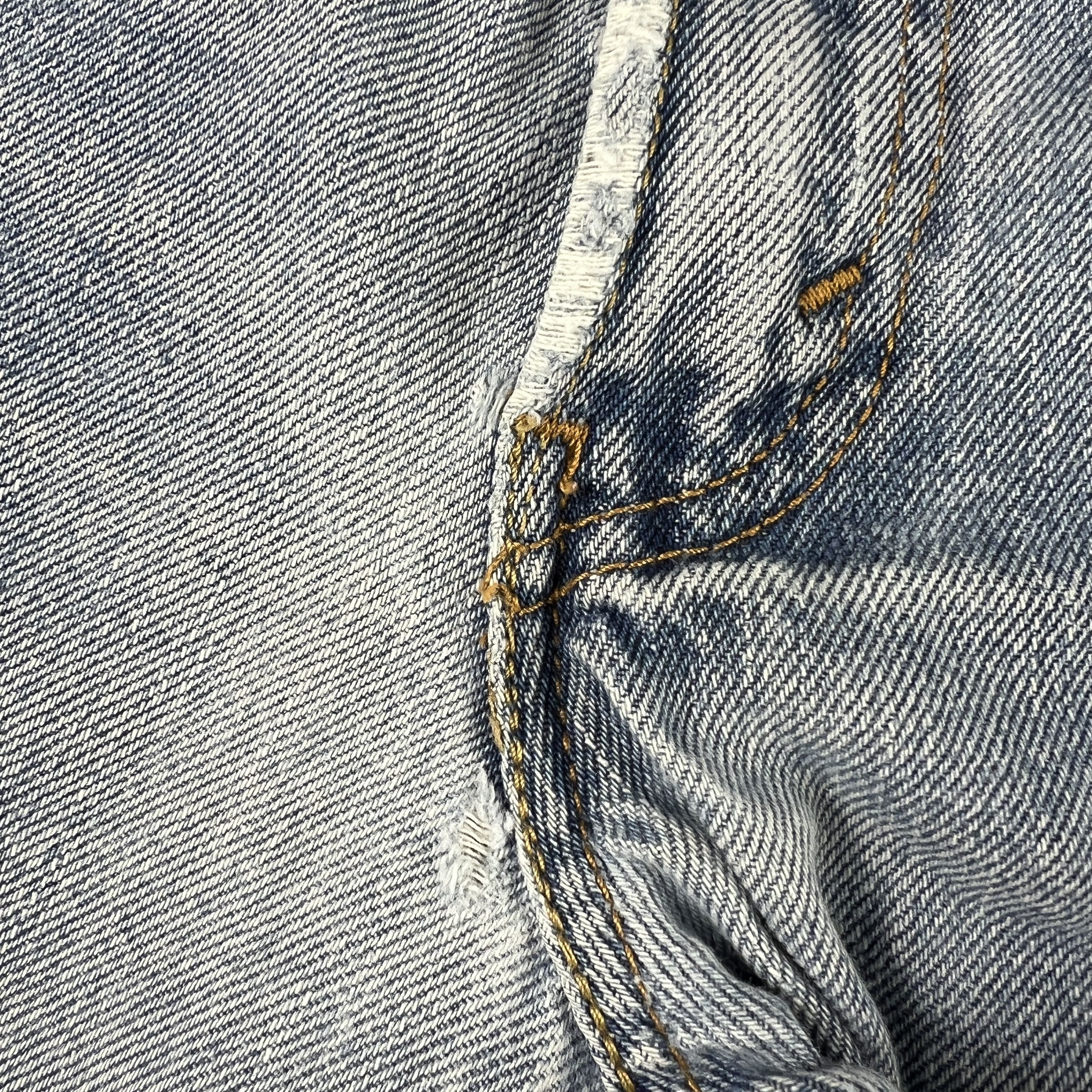 Y2K Levi's Jeans 550 Relaxed Blue Faded Thrashed Denim