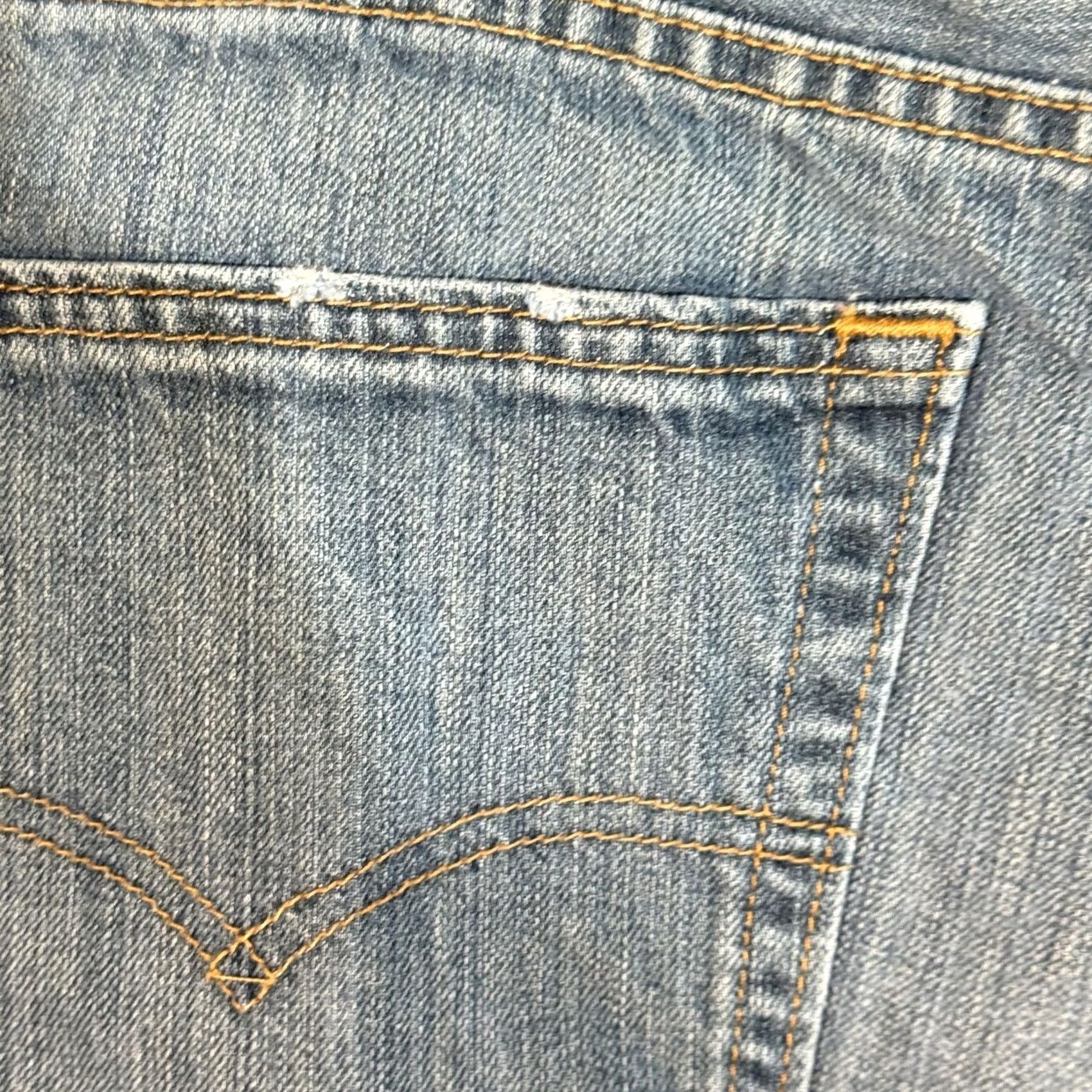 Levi's VINTAGE Levis 559 Jeans Mens 44x30 Blue Denim Relaxed Straight Zip Fly 5 Pocket Size US 44 / EU 60 - 3 Thumbnail