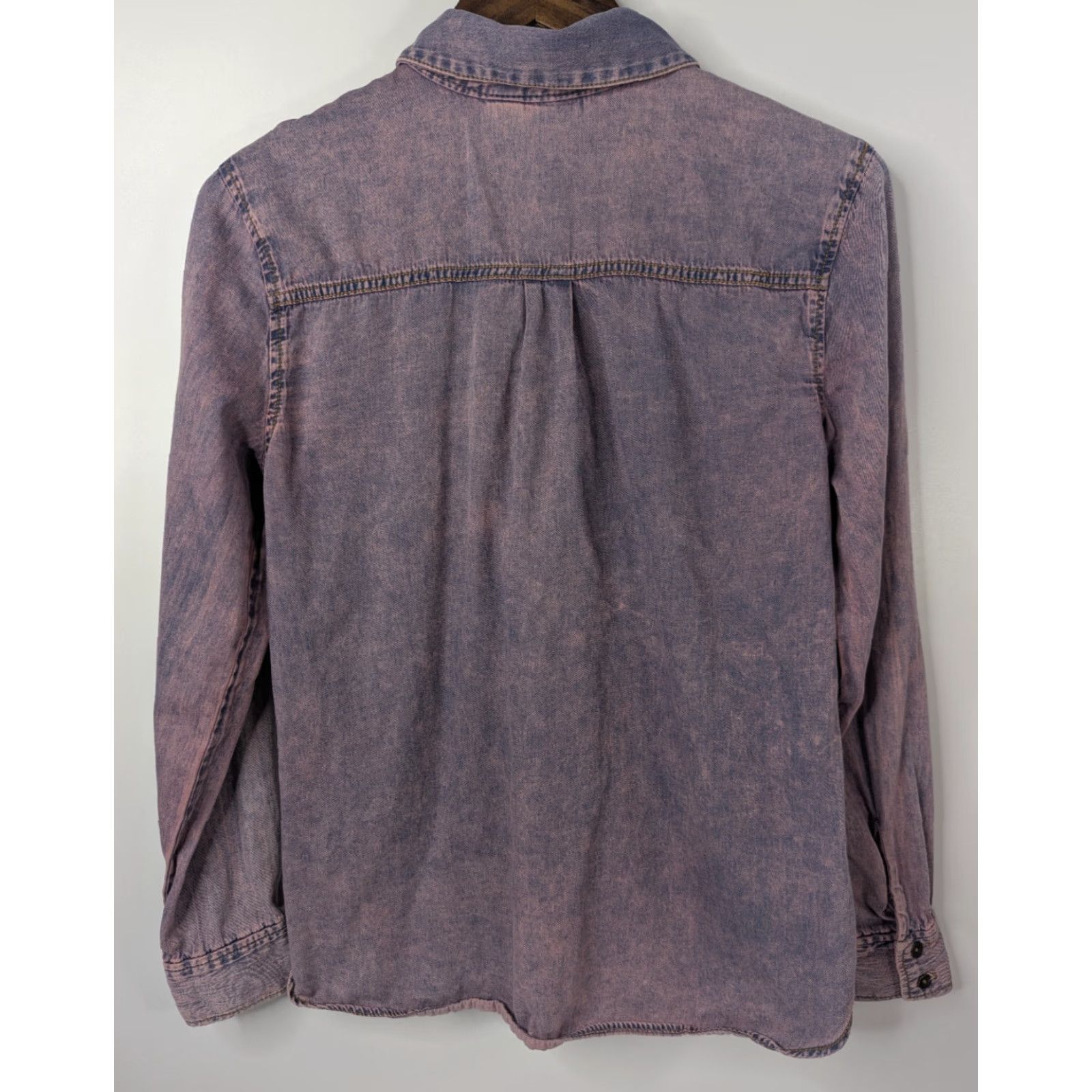Denime VINTAGE Mudd Shirt Denim Purple Long Sleeve Button-Up Size M Womens Y2K Bohemian 90s Grunge Western Casual Workwear Denim Shirt Purple Medium Size M / US 6-8 / IT 42-44 - 4 Thumbnail