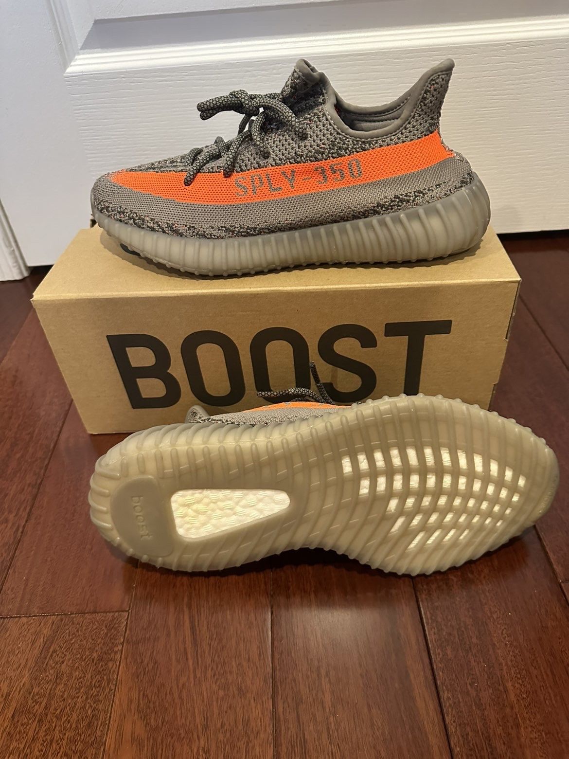 Yeezy Yeezy beluga 9.5 Size US 9.5 / EU 42-43 - 2 Thumbnail