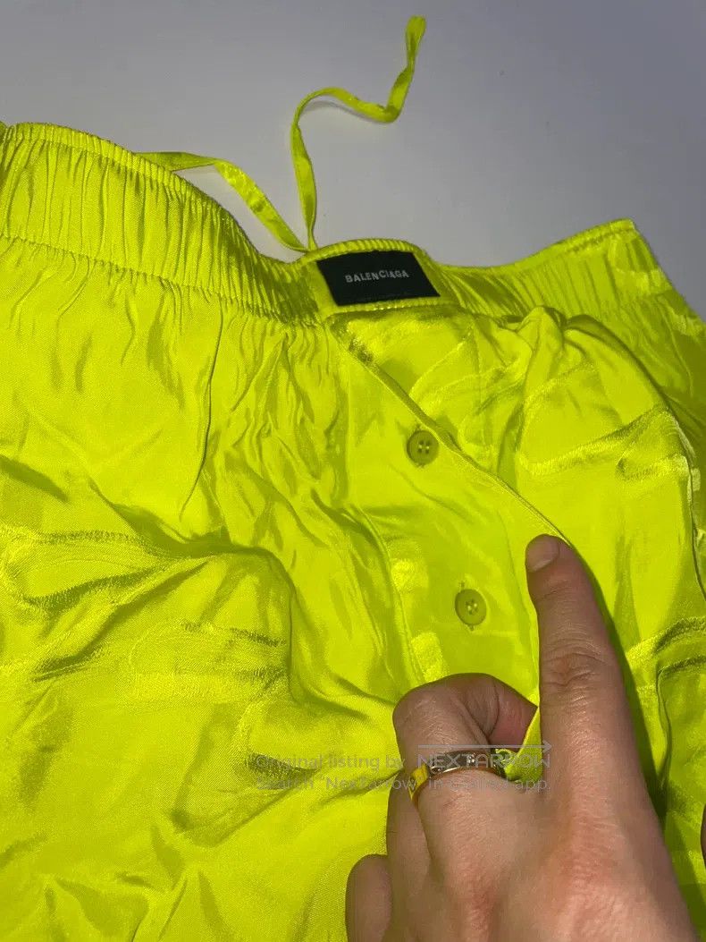 Balenciaga Balenciaga Tagged High Waist Short Pants Size US 36 / EU 52 - 8 Thumbnail