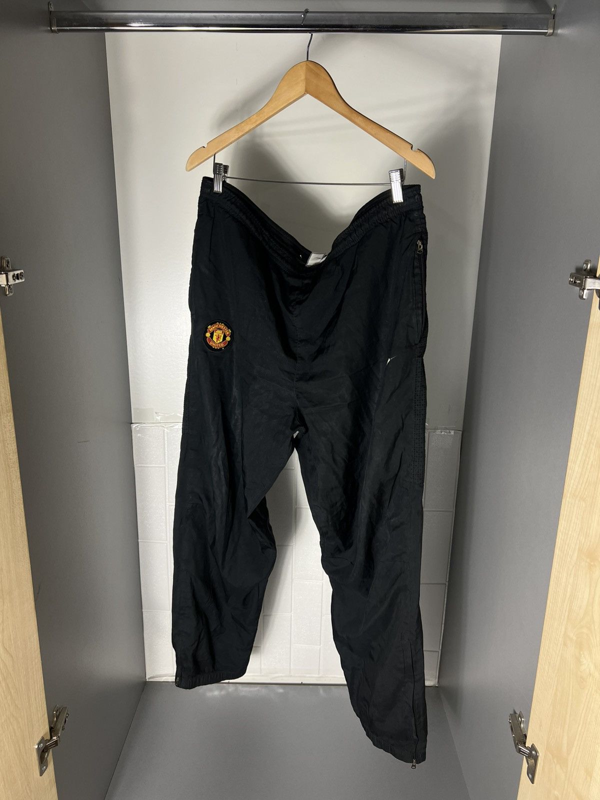 Vintage VERY RARE NIKE FC MANCHESTER UNITED ENGLAND SOCCER PANTS 90s Size US 36 / EU 52 - 3 Thumbnail
