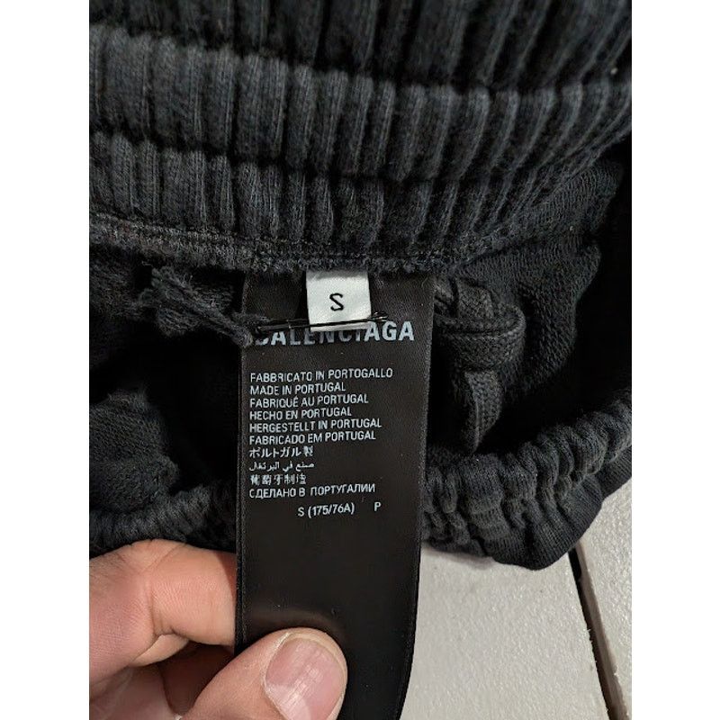 Balenciaga o1rshd1 Baggy Sweatpants in Washed Black Size US 30 / EU 46 - 17 Thumbnail