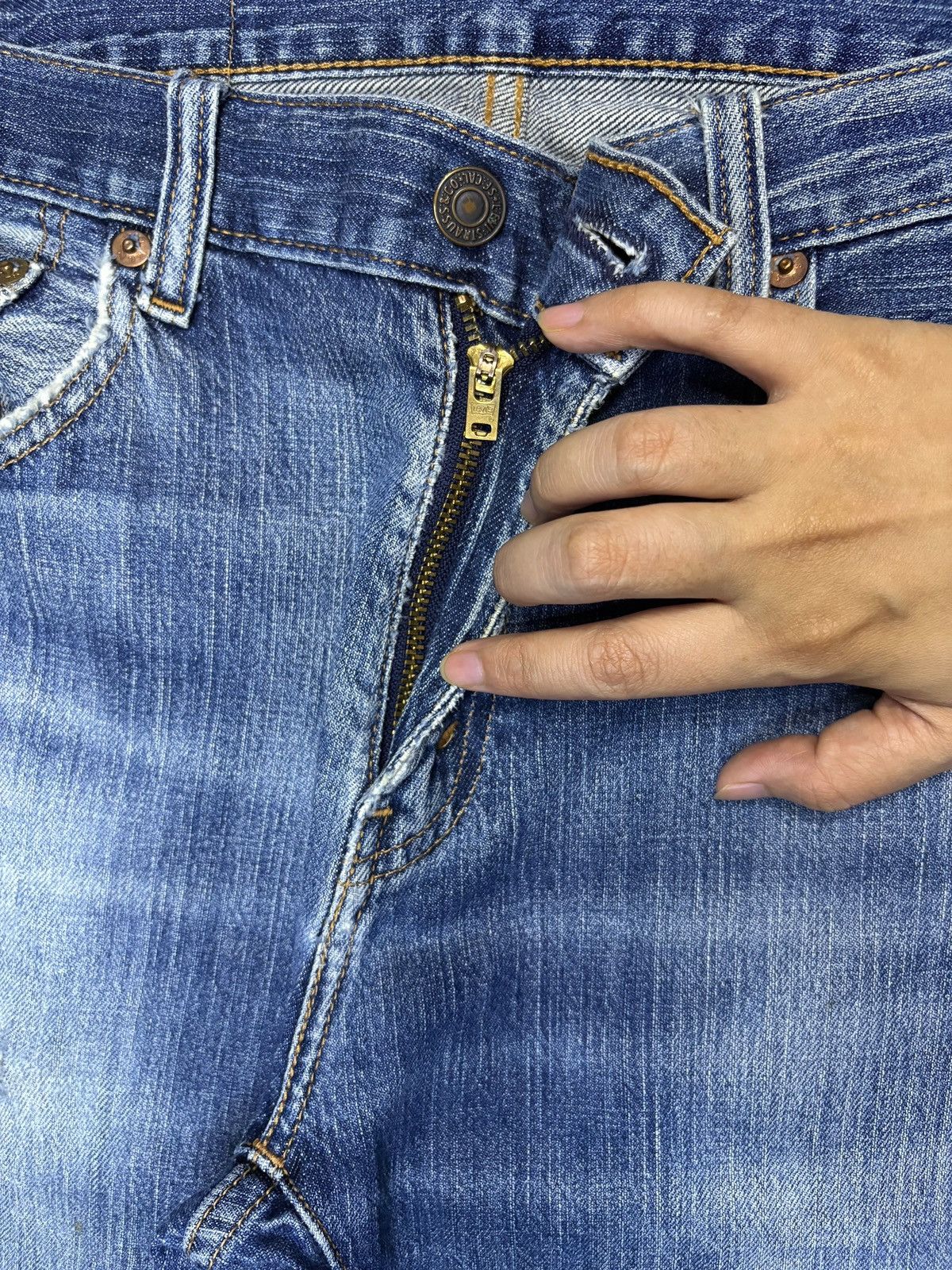 Levi's × Levi's Vintage Clothing Vintage 90s Levis 517 Faded Wash Distressed Flare Jeans Size US 30 / EU 46 - 3 Thumbnail