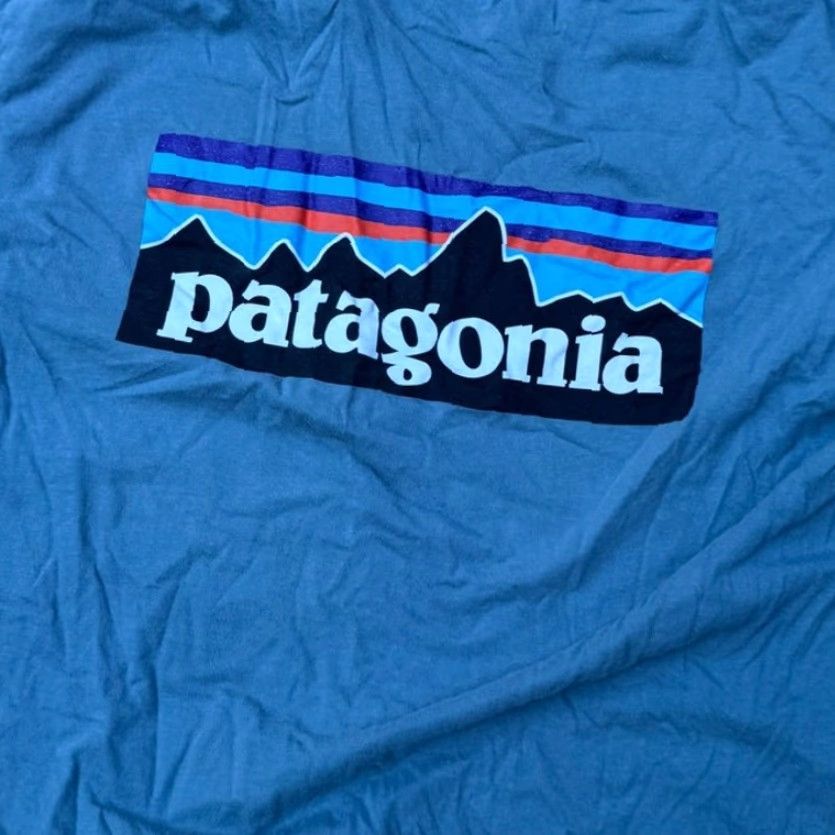 Patagonia VINTAGE Patagonia Women's P-6 Logo Responsibili-Tee Shirt XS? Size ONE SIZE - 5 Thumbnail