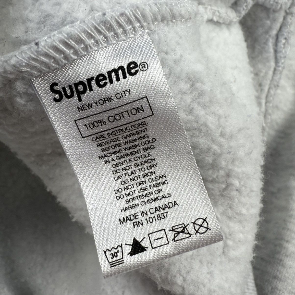 Supreme Supreme Reflective Cutout Logo ‘Gray’ Hoodie Size US M / EU 48-50 / 2 - 9 Thumbnail