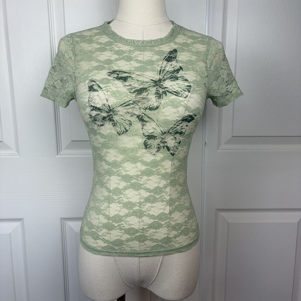 Other Ultra flirt green sheer lace butterfly top Size XS / US 0-2 / IT 36-38 - 1 Thumbnail