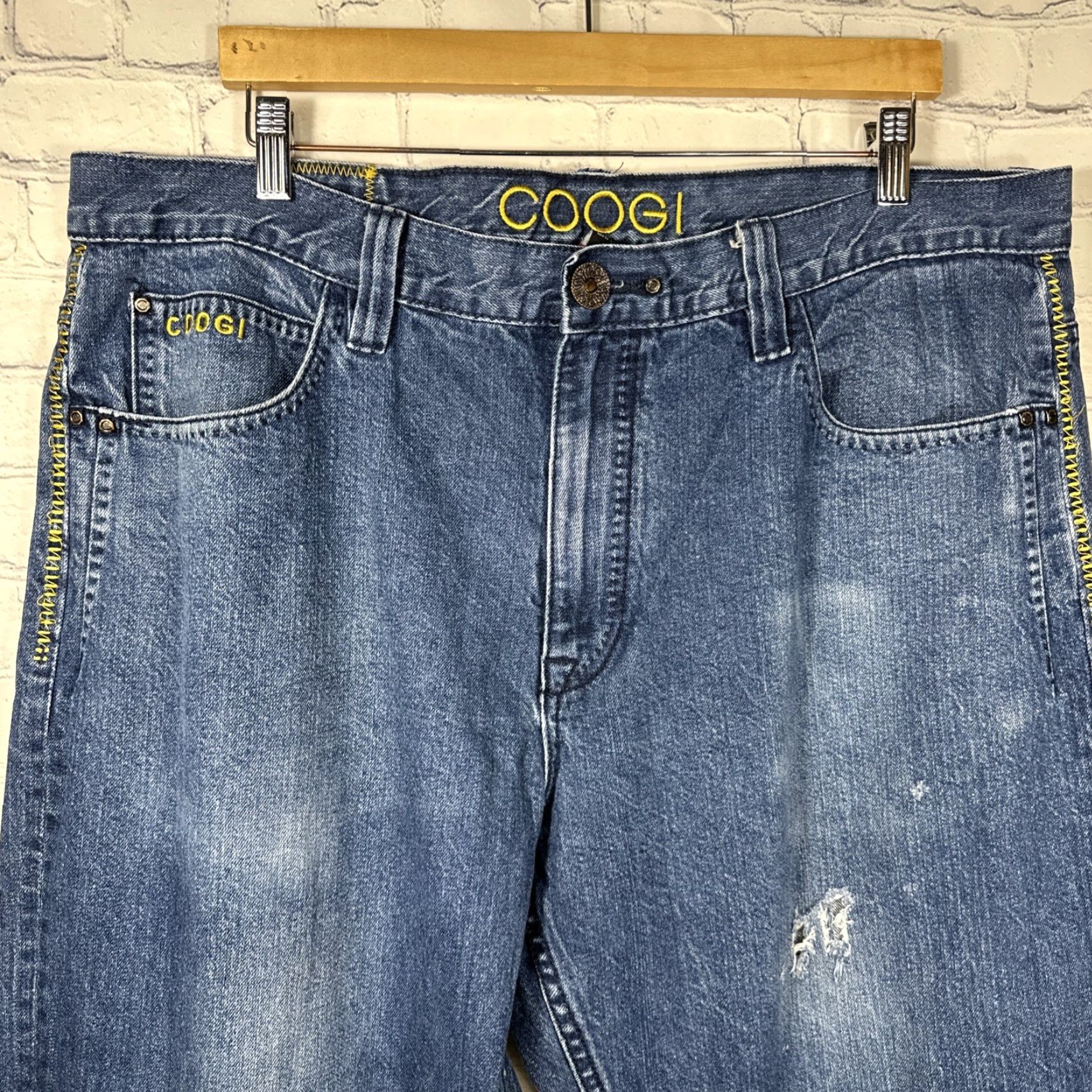 Coogi VINTAGE COOGI Jeans Baggy 40x34 Men Denim Blue 90s Hip Hop Embroidered Pockets Flap Wide-Leg 34" Inseam Size US 40 / EU 56 - 7 Thumbnail