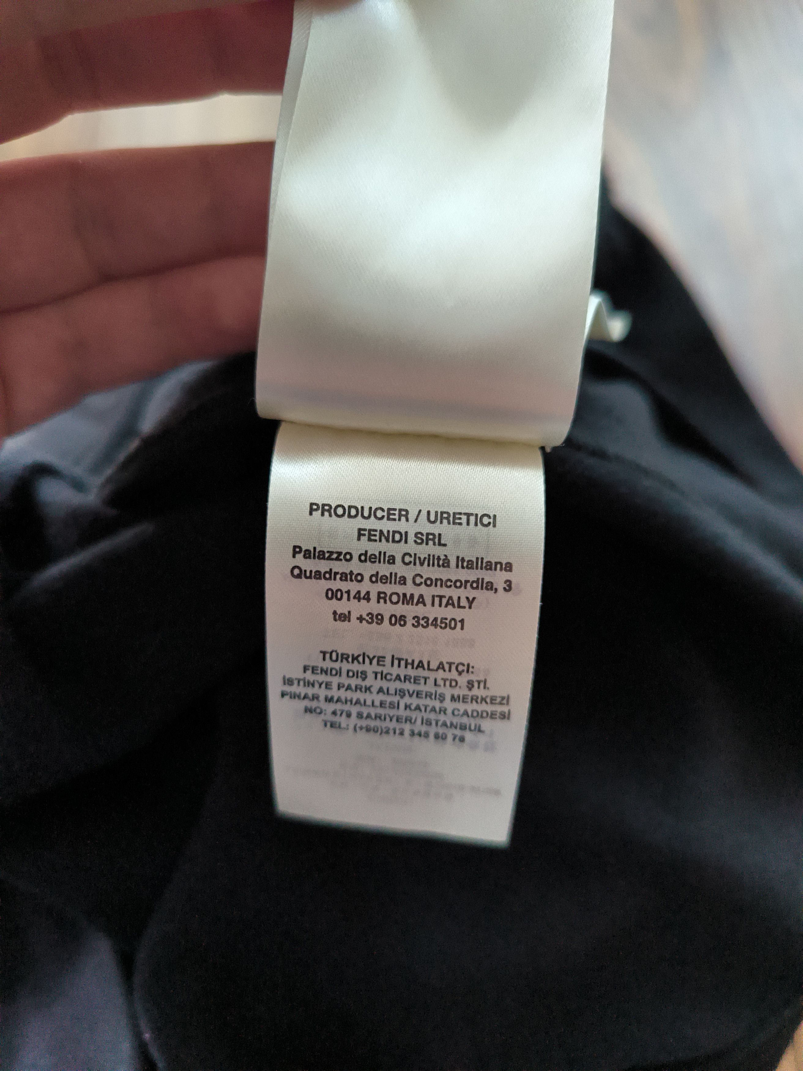 Fendi Fendi Black Zip Sweatshirt, XXXL, very good condition minus Size US XXL / EU 58 / 5 - 10 Thumbnail