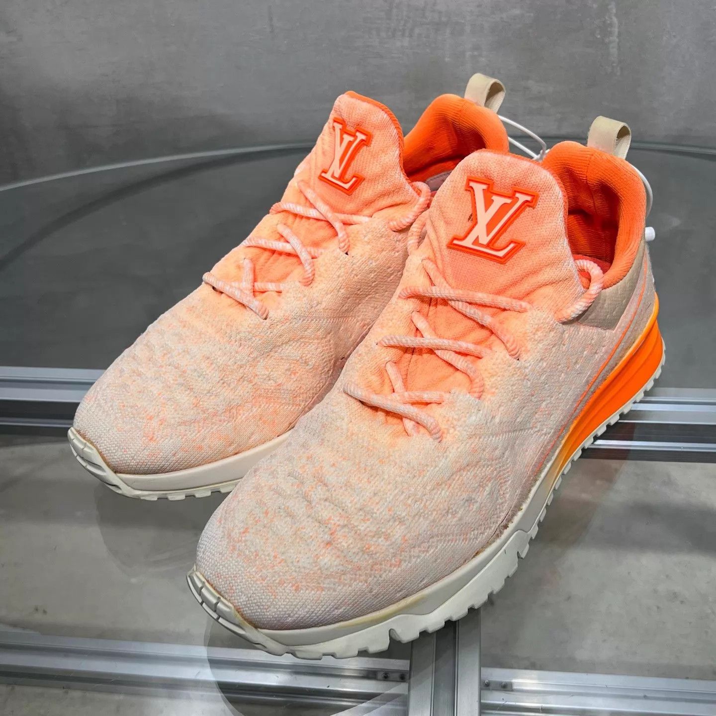 Louis Vuitton LV fluorescent orange sneaker UK7.5 41.5 Size US 8.5 / EU 41-42 - 2 Thumbnail
