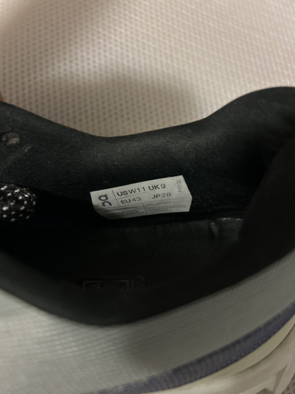 On On Running Cloudmonster 2 Gray Athletic Shoes Size M9.5/W11 Size US 9.5 / EU 42-43 - 5 Thumbnail