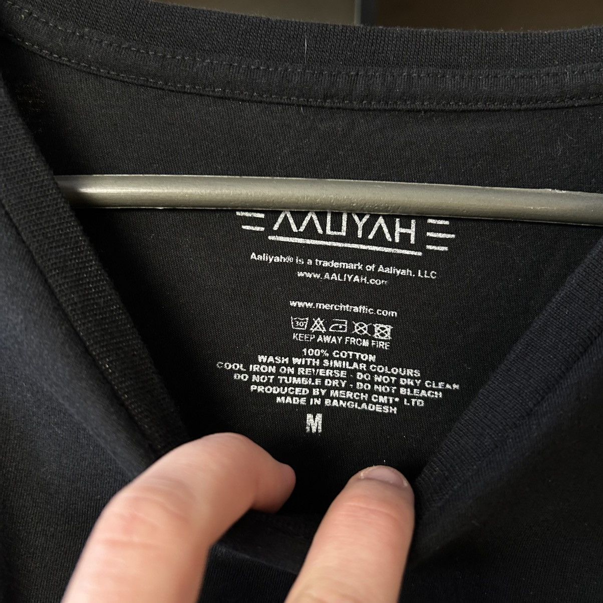 Band Tees Mens Aaliyah Big Graphic Logo Band music tee size M Size US M / EU 48-50 / 2 - 6 Thumbnail