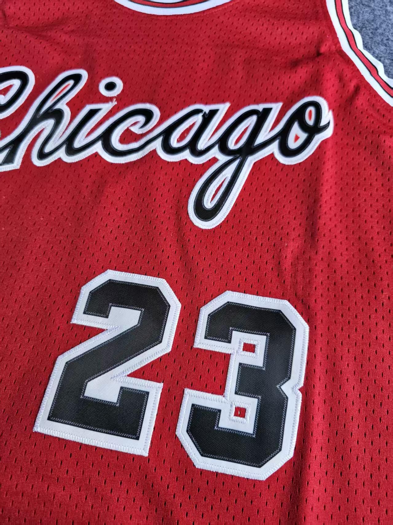 NBA 1984 85 Chicago Bulls 23 Michael Jordan Jersey Size US M / EU 48-50 / 2 - 5 Thumbnail