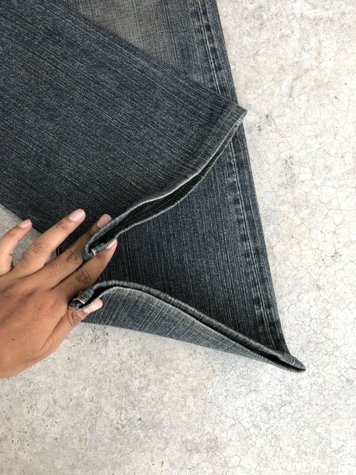 If Six Was Nine Japanese Uniqlo Flared Jeans Broken Denim Distressed Size US 32 / EU 48 - 13 Thumbnail