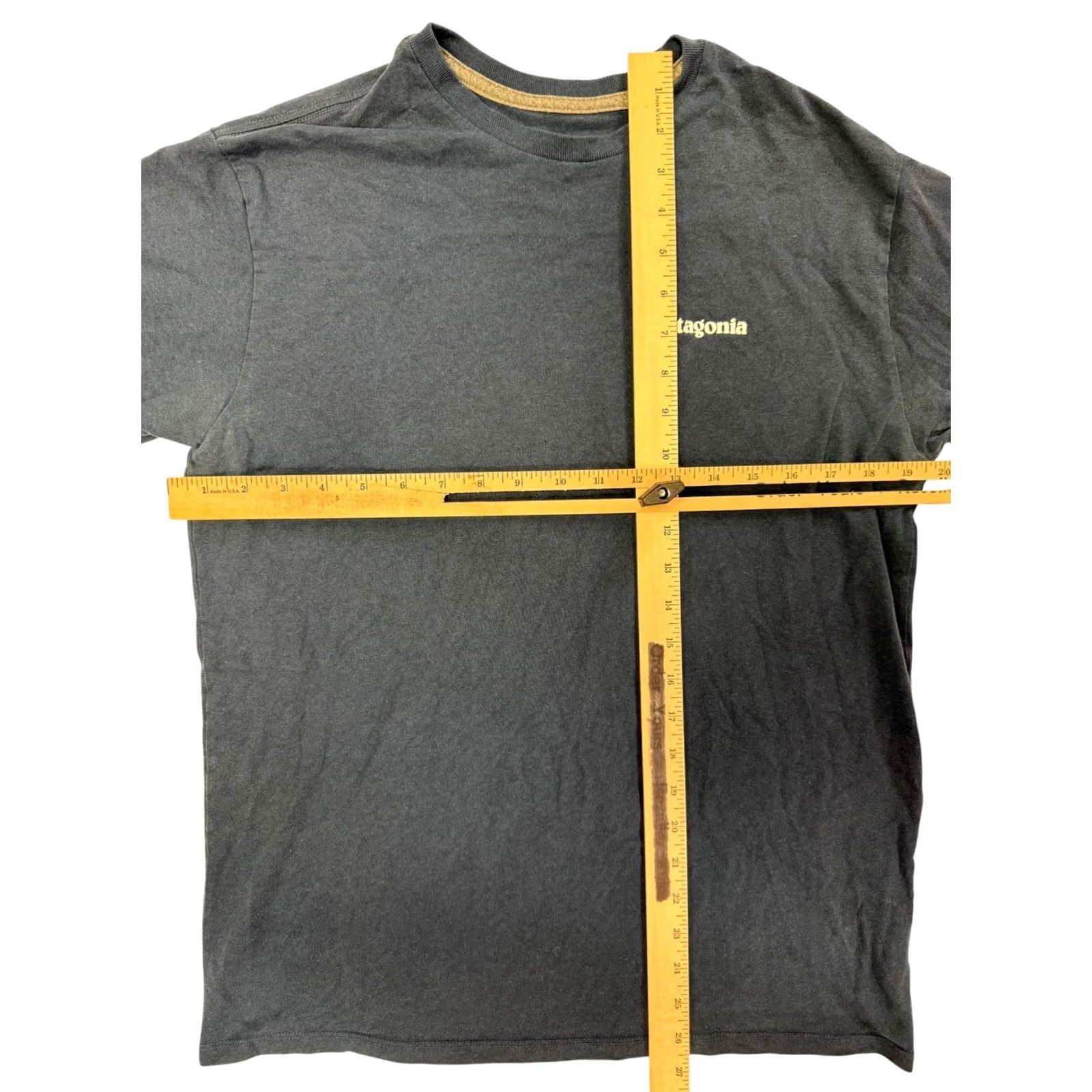 Patagonia VINTAGE Patagonia Men's Responsibili-Tee T-Shirt Navy Blue P-6 Logo Graphic Navy Blue Size S Mens Size US S / EU 44-46 / 1 - 3 Thumbnail
