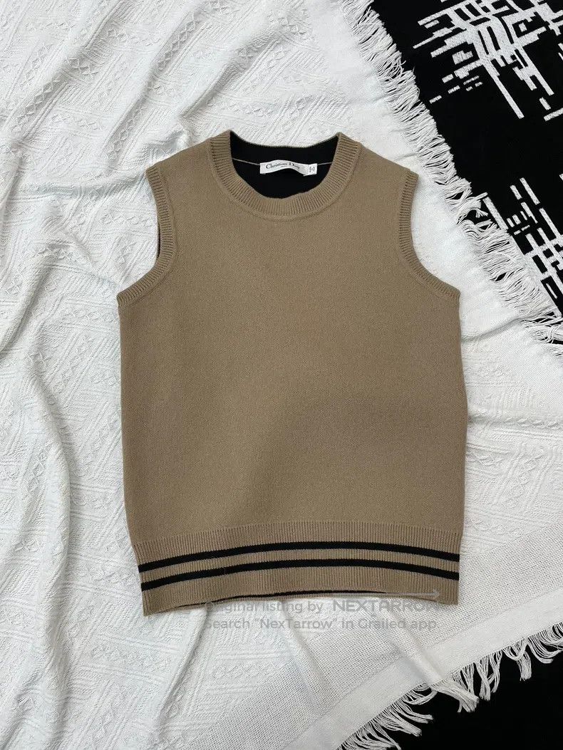 Dior Dior Khaki 8-character cashmere knitted vest sleeveless Size XS / US 0-2 / IT 36-38 - 2 Thumbnail