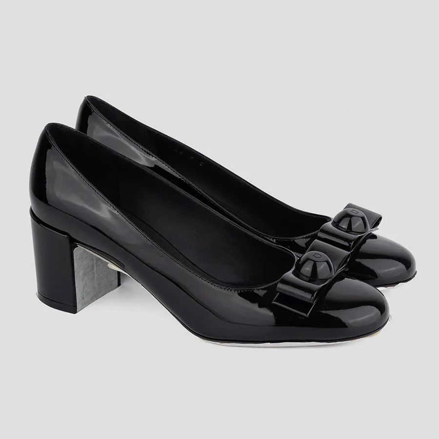 Salvatore Ferragamo o1s1rm0526 Patent Leather Pumps in Black Size US 6 / IT 36 - 3 Thumbnail