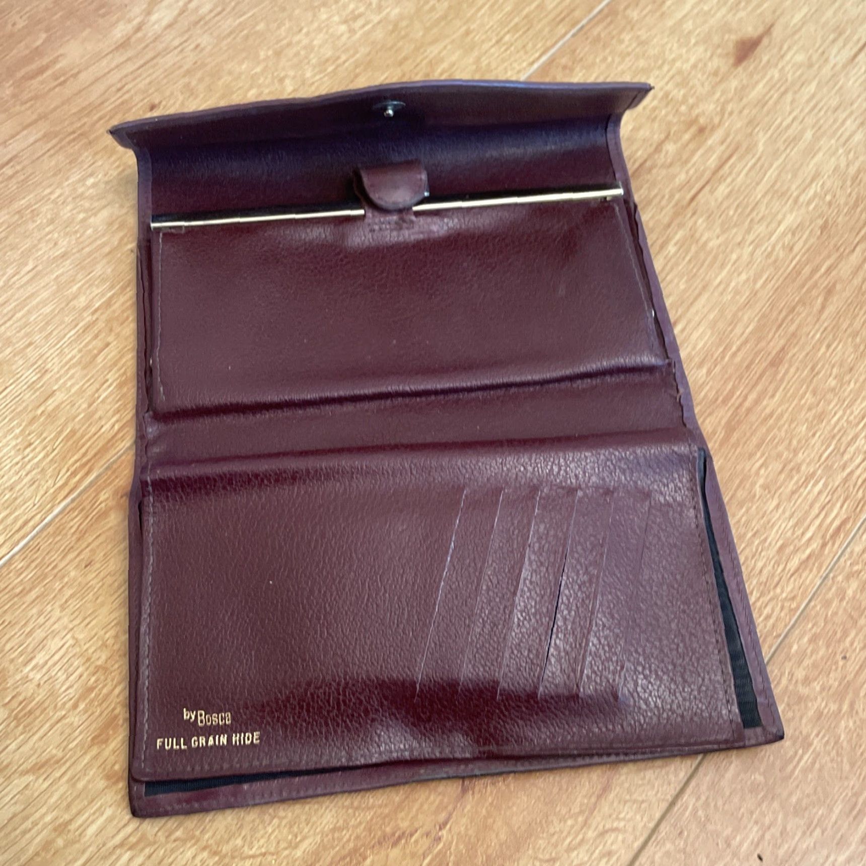 Bosca VINTAGE Bosca Envelope Wallet Clutch 7” Full Grain Leather Kiss Lock Burgundy Ladies Wristlet Women Purple Size ONE SIZE - 6 Thumbnail