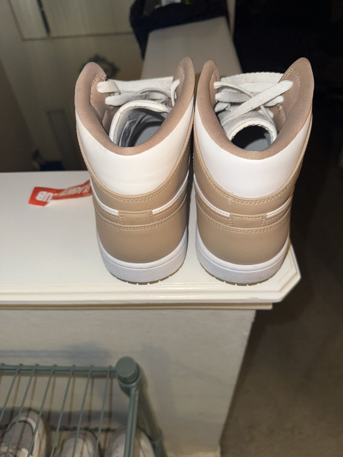 Nike Jordan 1 mid tan gum Size US 11.5 / EU 44-45 - 4 Thumbnail