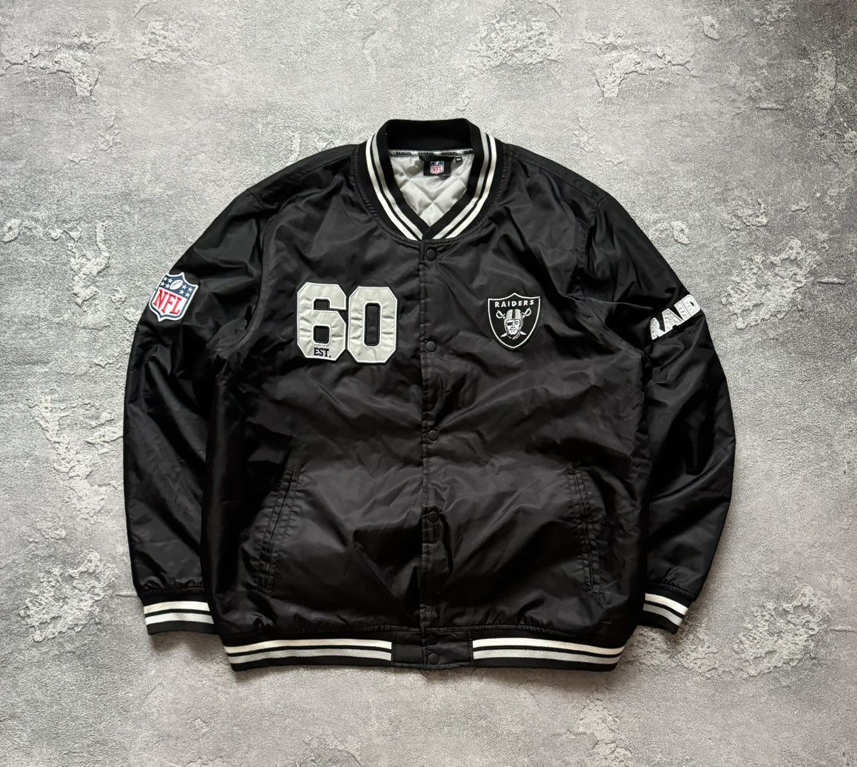 NFL Raiders NFL big logo bomber jacket varsity button up Size US XXL / EU 58 / 5 - 19 Thumbnail