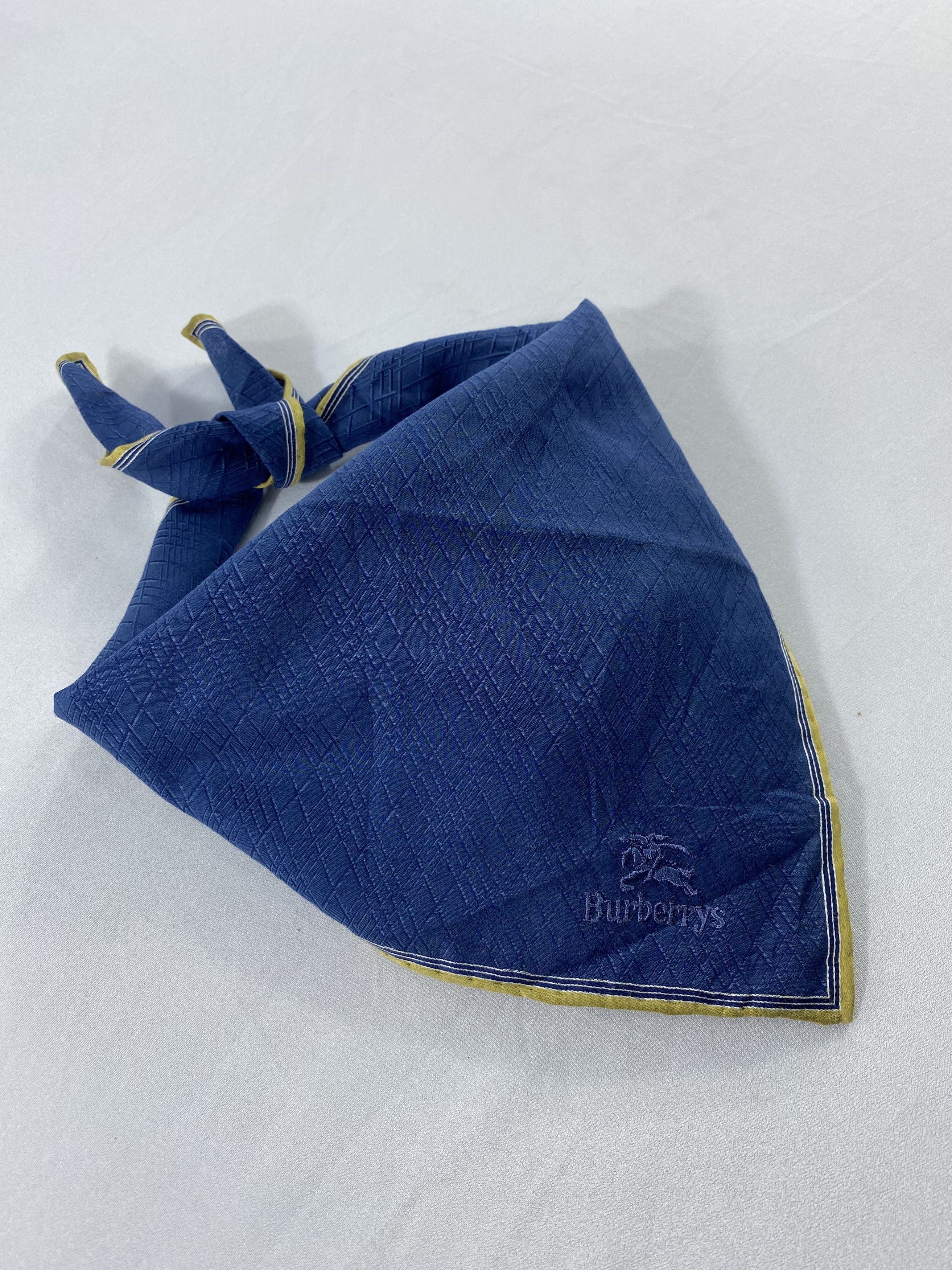 Burberry Burberry Handkerchief / Bandana / Neckerchief Size ONE SIZE - 1 Thumbnail
