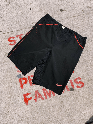 Nike Vintage Nike Shorts black big logo NIKE Size US 30 / EU 46 - 1 Thumbnail
