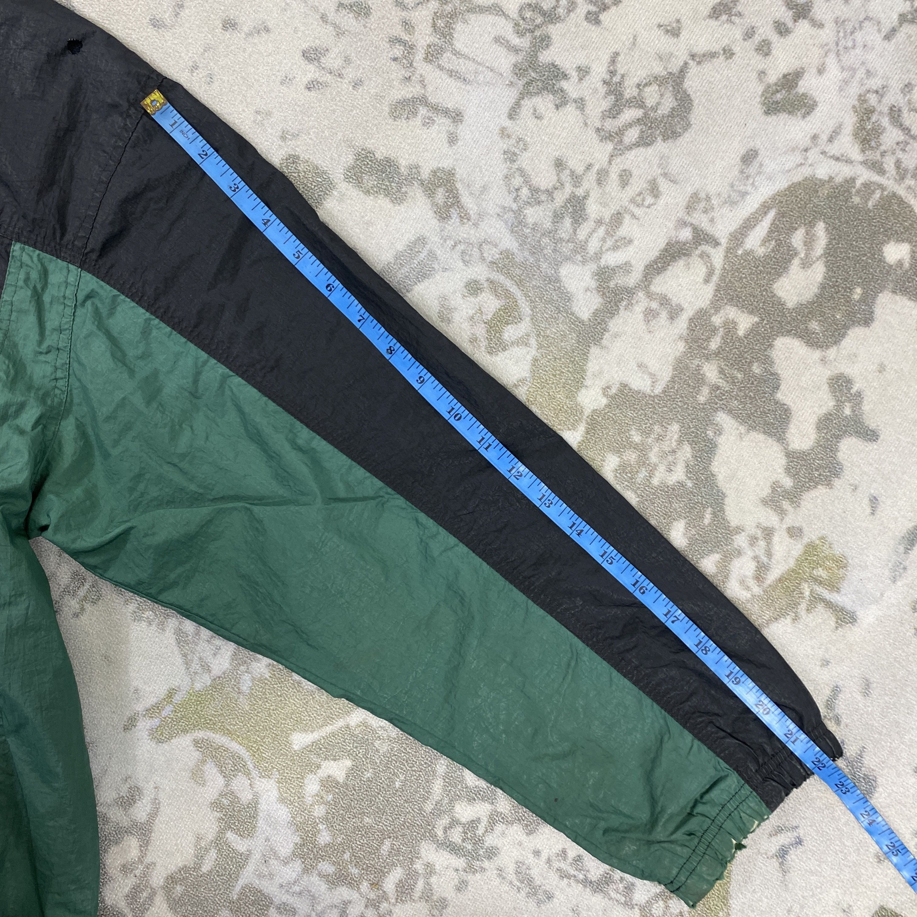 Japanese Brand Vintage Nike Distressed Windbreaker Puffer Jacket- J374 Size ONE SIZE - 5 Thumbnail
