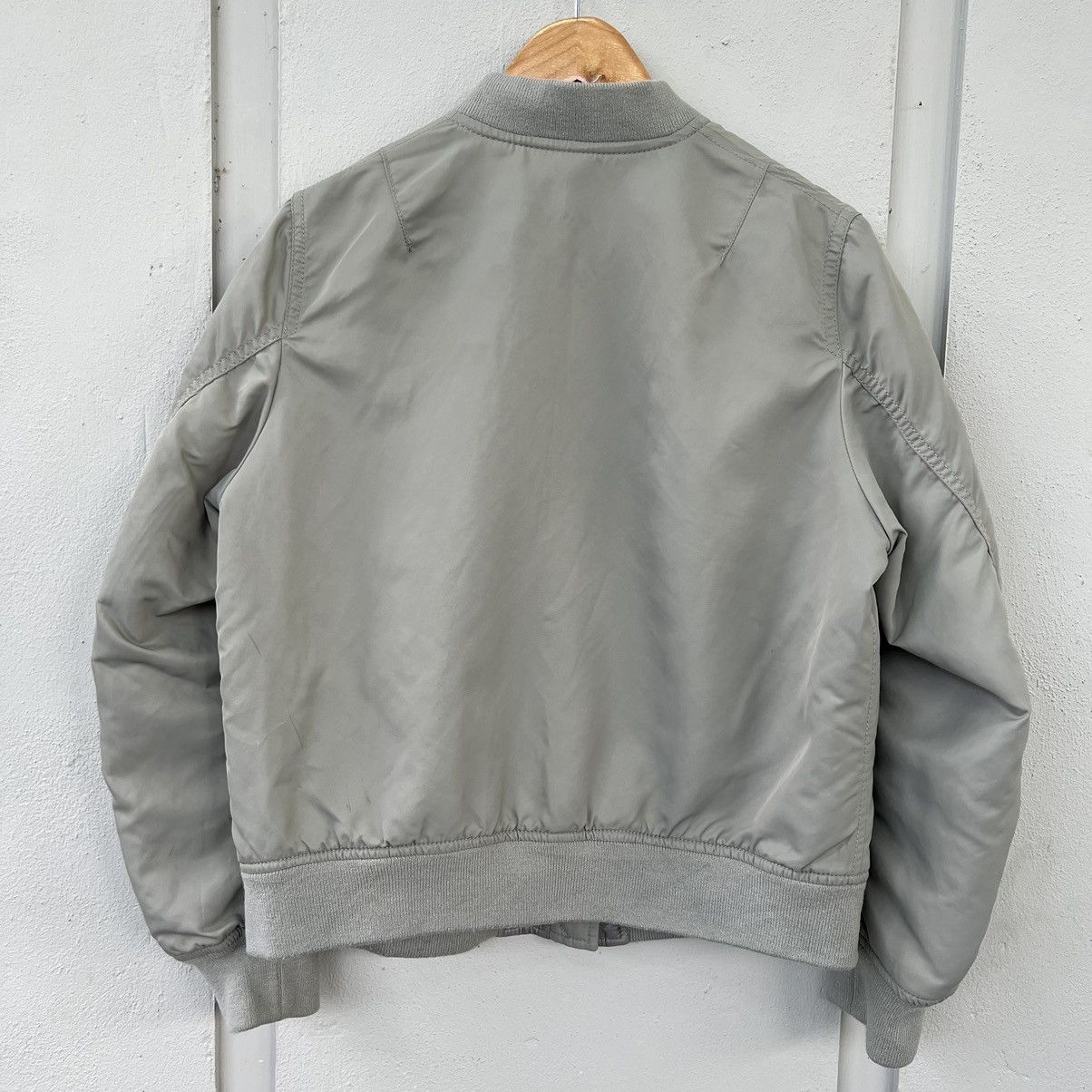 Japanese Brand × Uniqlo Uniqlo Women Bomber jacket Grey Size XL / US 12-14 / IT 48-50 - 2 Thumbnail