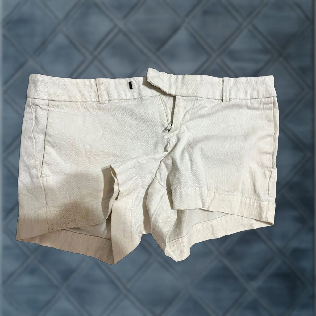 Banana Republic Banana Republic Petites Women's White Chino Shorts Size 4P - Casual Solid Pockets Regular Fit Size 27" / US 4 / IT 40 - 1 Thumbnail