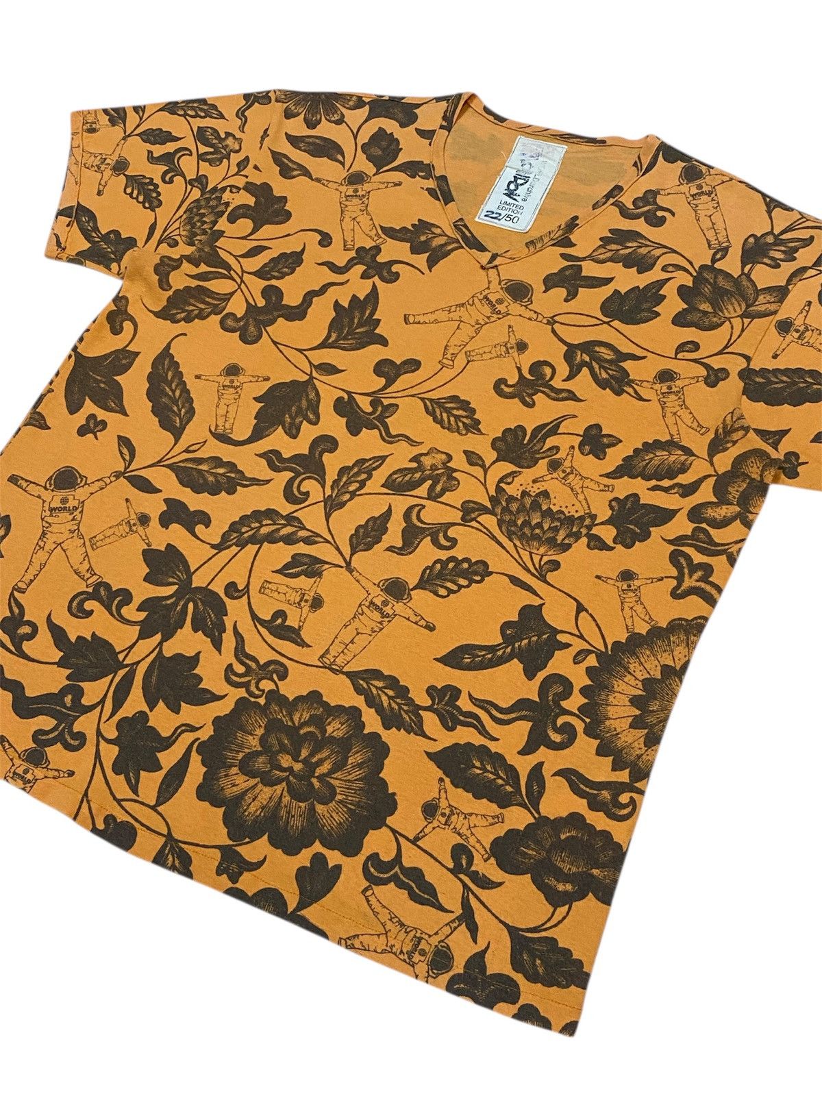 Comme des Garcons Comme Des Garçons“WORLD ARCHIVE LANDON”LIMITED EDITION 22/50 Size US M / EU 48-50 / 2 - 19 Thumbnail