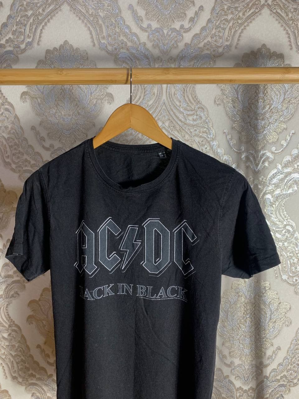 Band Tees Vintage AC/DC Back In Black Rock Tour Metal Punk Y2K 90s Size US S / EU 44-46 / 1 - 2 Thumbnail