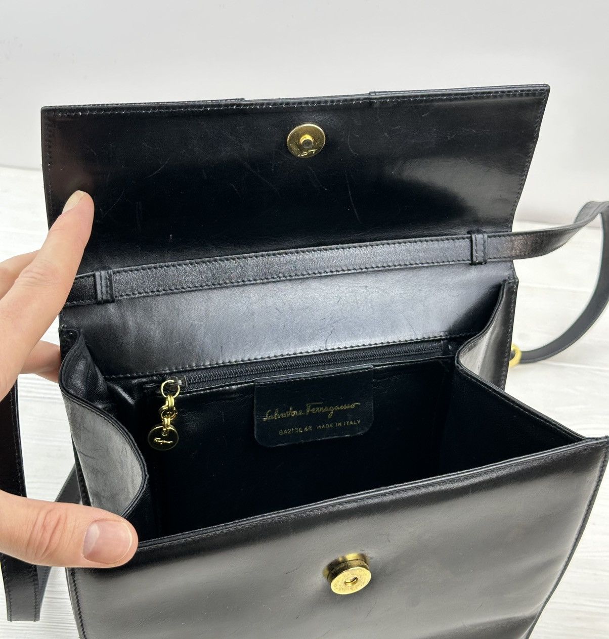 Salvatore Ferragamo × Vintage Salvatore Ferragamo GANCINI Logo Leather Shoulder Bag Women Size ONE SIZE - 17 Thumbnail