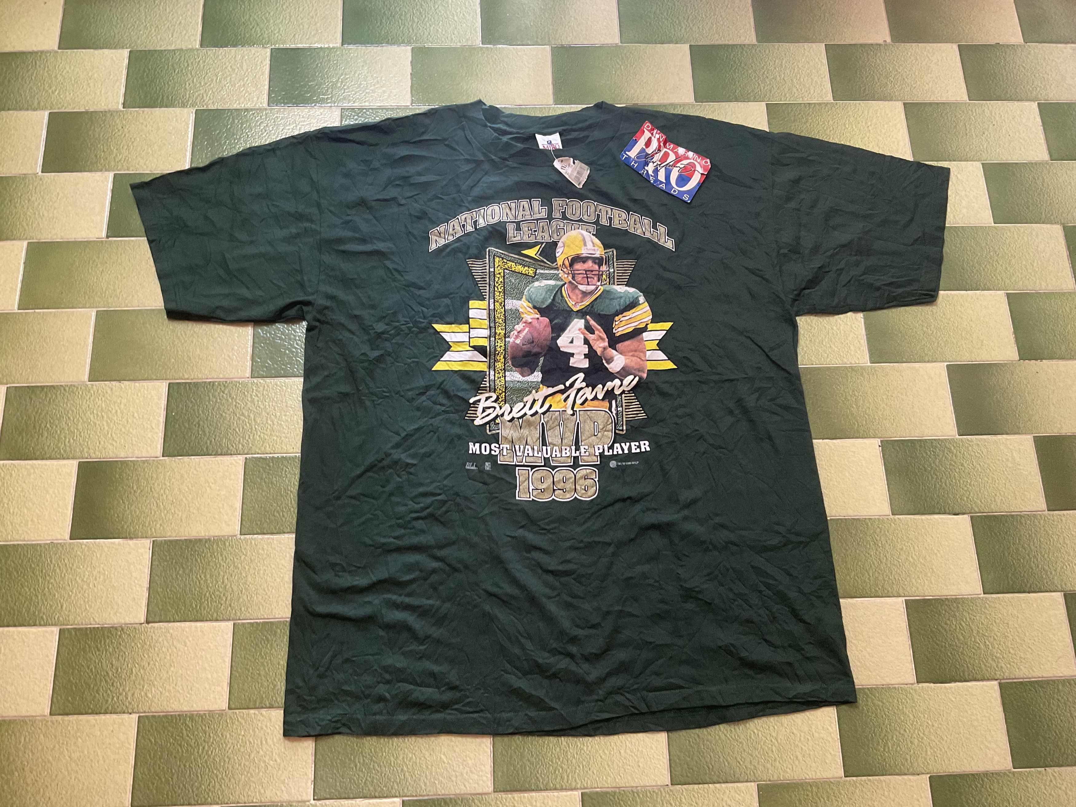 NFL Vintage 1996 MVP Brett Favre NFL Green Bay Packers T-Shirt Size US XXL / EU 58 / 5 - 1 Thumbnail