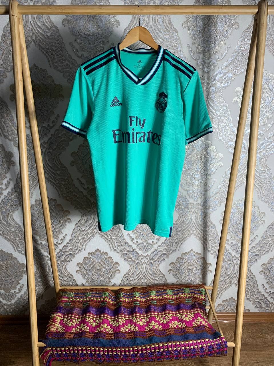 Adidas Vintage Adidas FC Real Madrid Spain Soccer Jersey Y2K Retro Size US M / EU 48-50 / 2 - 1 Thumbnail