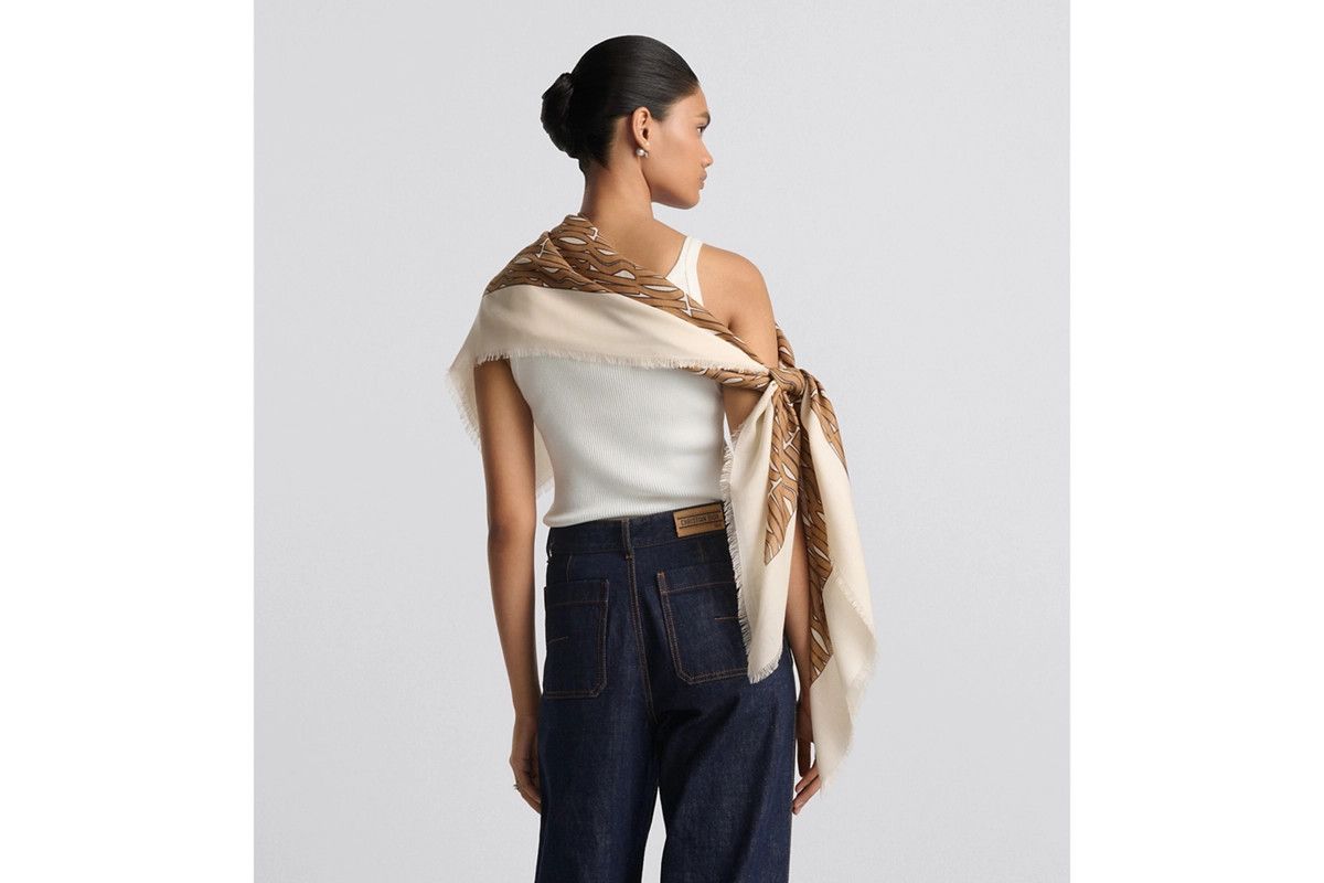Dior o1bcso1str0226 Size:OS/Allover Shawl in White/Brown Size ONE SIZE - 6 Thumbnail