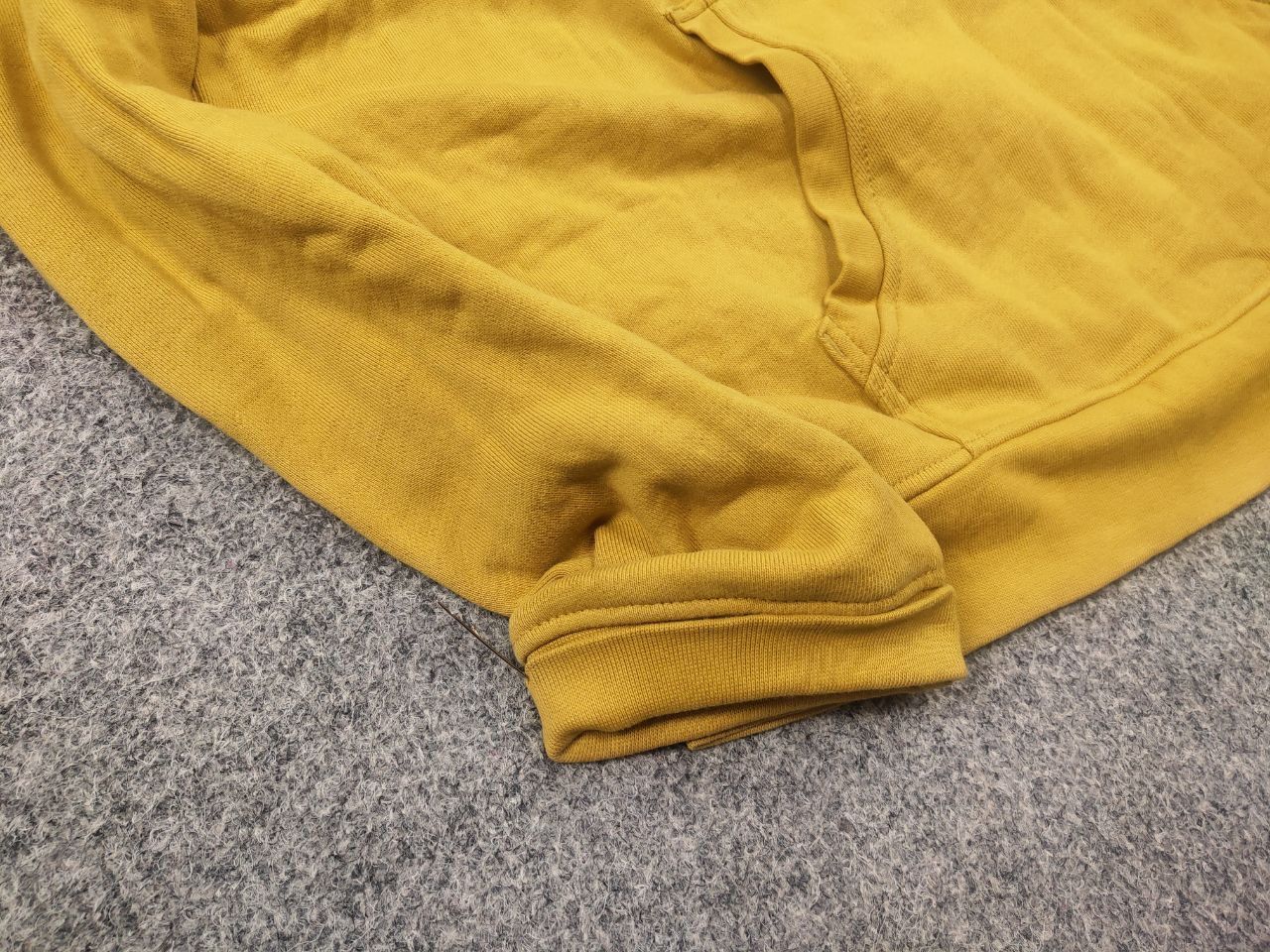 Alien Workshop Bear Surfboards Big Logo Yellow Hoodie USA Vintage Style Size US L / EU 52-54 / 3 - 6 Thumbnail