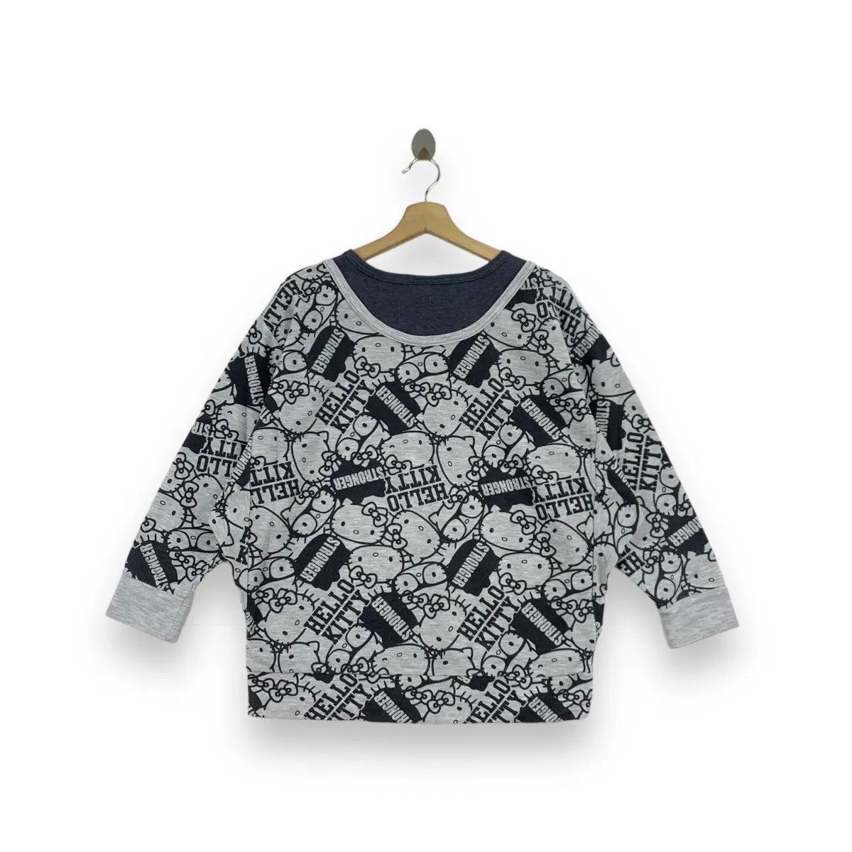 Vintage Vintage HELLO KITTY SANRIO Cartoon Anime AOP Sweatshirt Size XL / US 12-14 / IT 48-50 - 1 Thumbnail