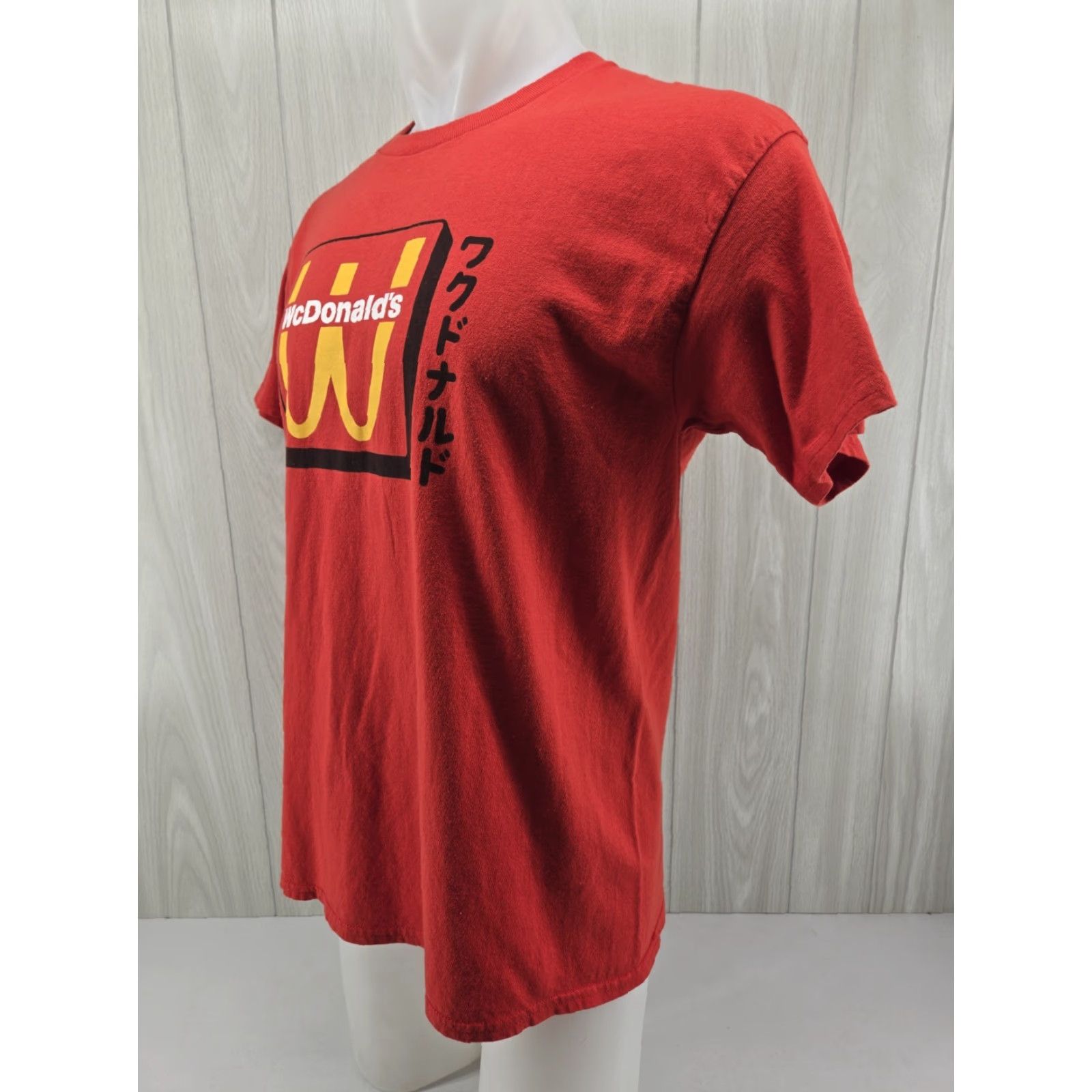 Gildan VINTAGE WCDonalds Shirt Mens LARGE Red Anime Crew Member Japanese Graphic Tee Size US L / EU 52-54 / 3 - 4 Thumbnail