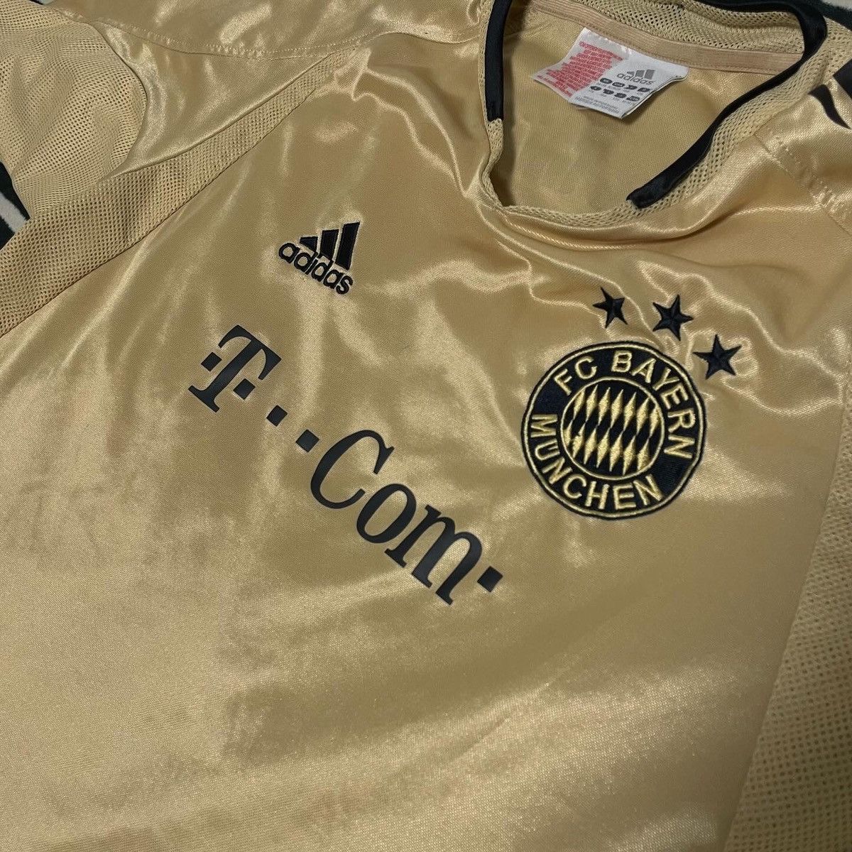 Adidas × Vintage Vintage soccer jersey Bayern Munich Makaay 10 size M 2004 Size US M / EU 48-50 / 2 - 4 Thumbnail