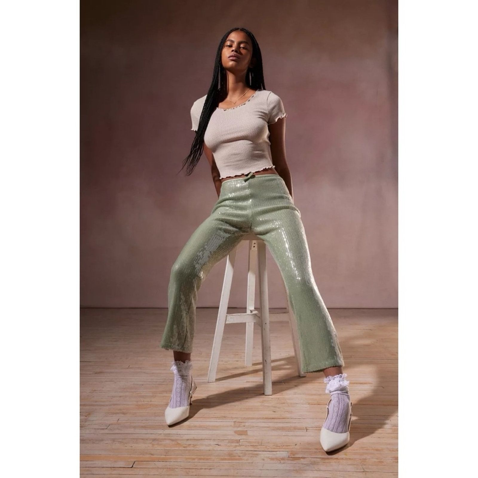 Urban Outfitters Urban Outfitters Kimchi Blue Lily Sequin Flare Pant 4 Size 27" / US 4 / IT 40 - 13 Thumbnail