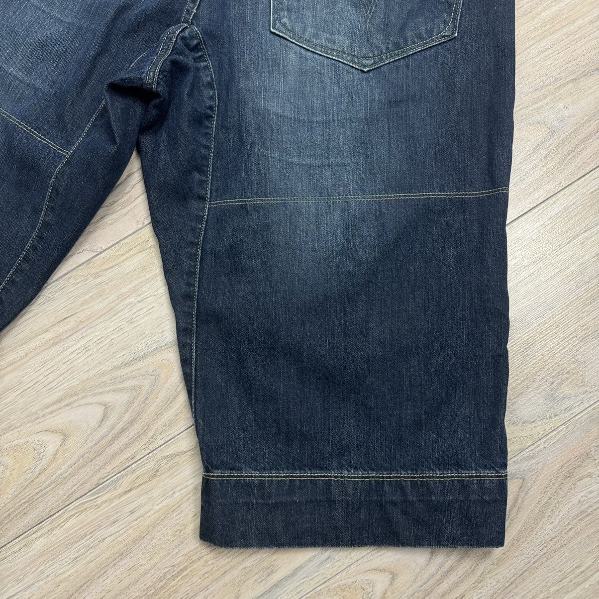 Levi's Rare Levi’s Y2K 3D Cinch Back Avant Garde Denim 3/4 Shorts Size US 30 / EU 46 - 16 Thumbnail