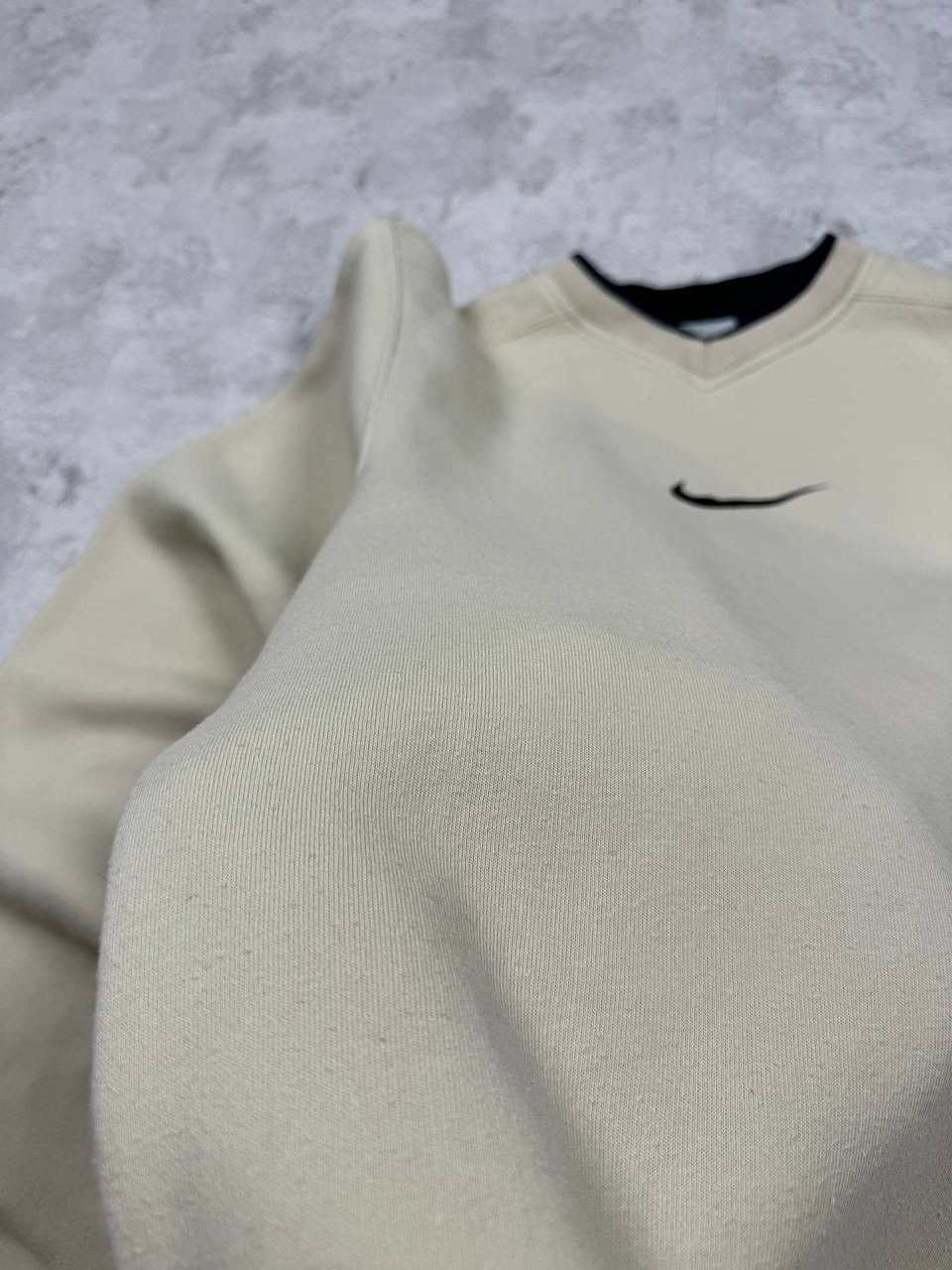 Nike Vintage Nike Y2K Sweatshirt Center Logo Size US S / EU 44-46 / 1 - 11 Thumbnail