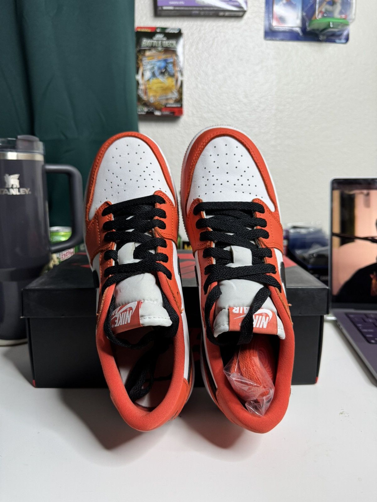 Jordan Brand Air Jordan 1 Low OG Starfish GS 7Y SHIPS FAST Size US 8.5 / IT 38.5 - 4 Thumbnail