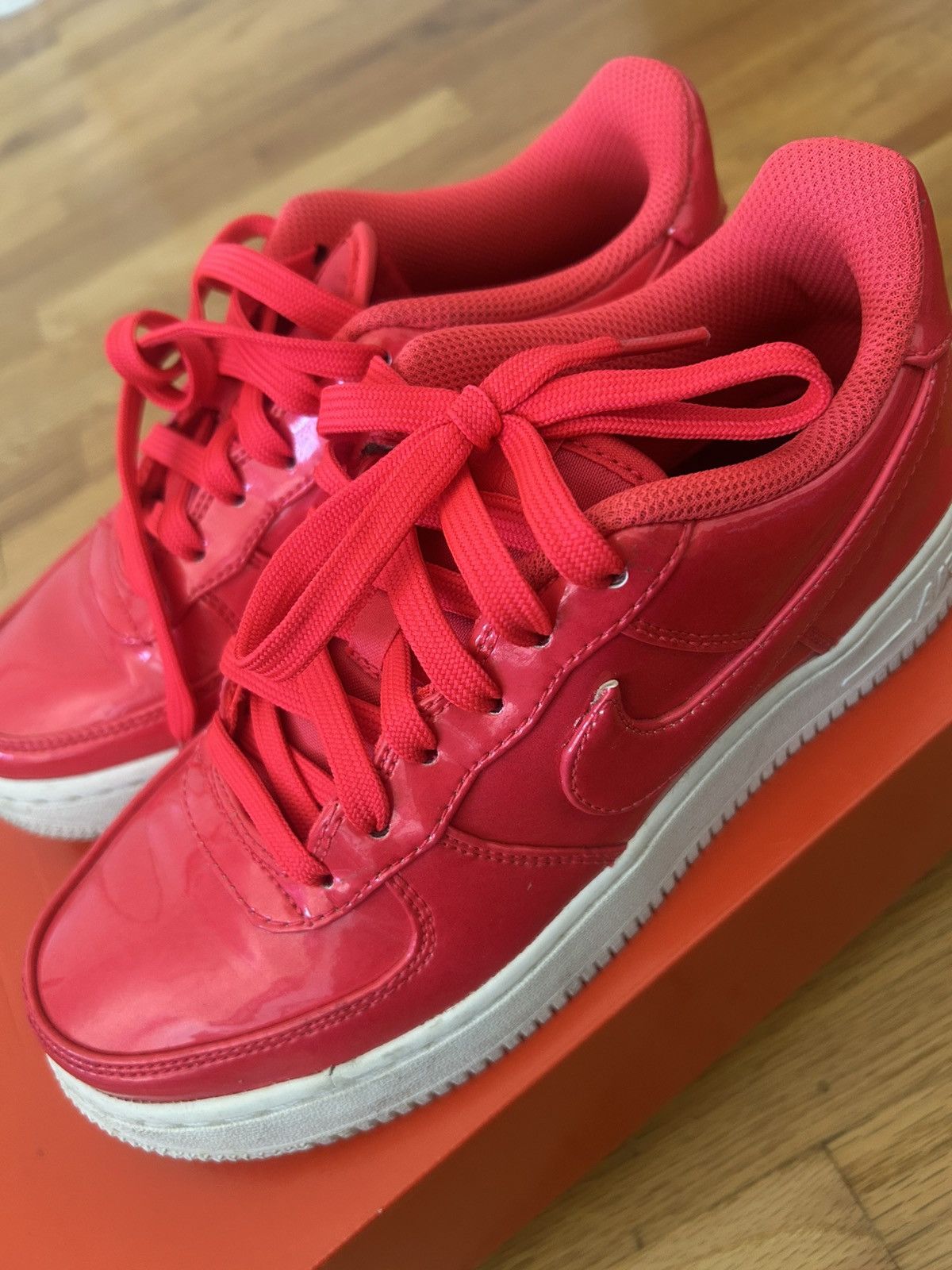 Nike Kid's Nike Air Force 1 Lv8 UV Low GS 'Siren Red Size US 4.5 / IT 34.5 - 6 Thumbnail