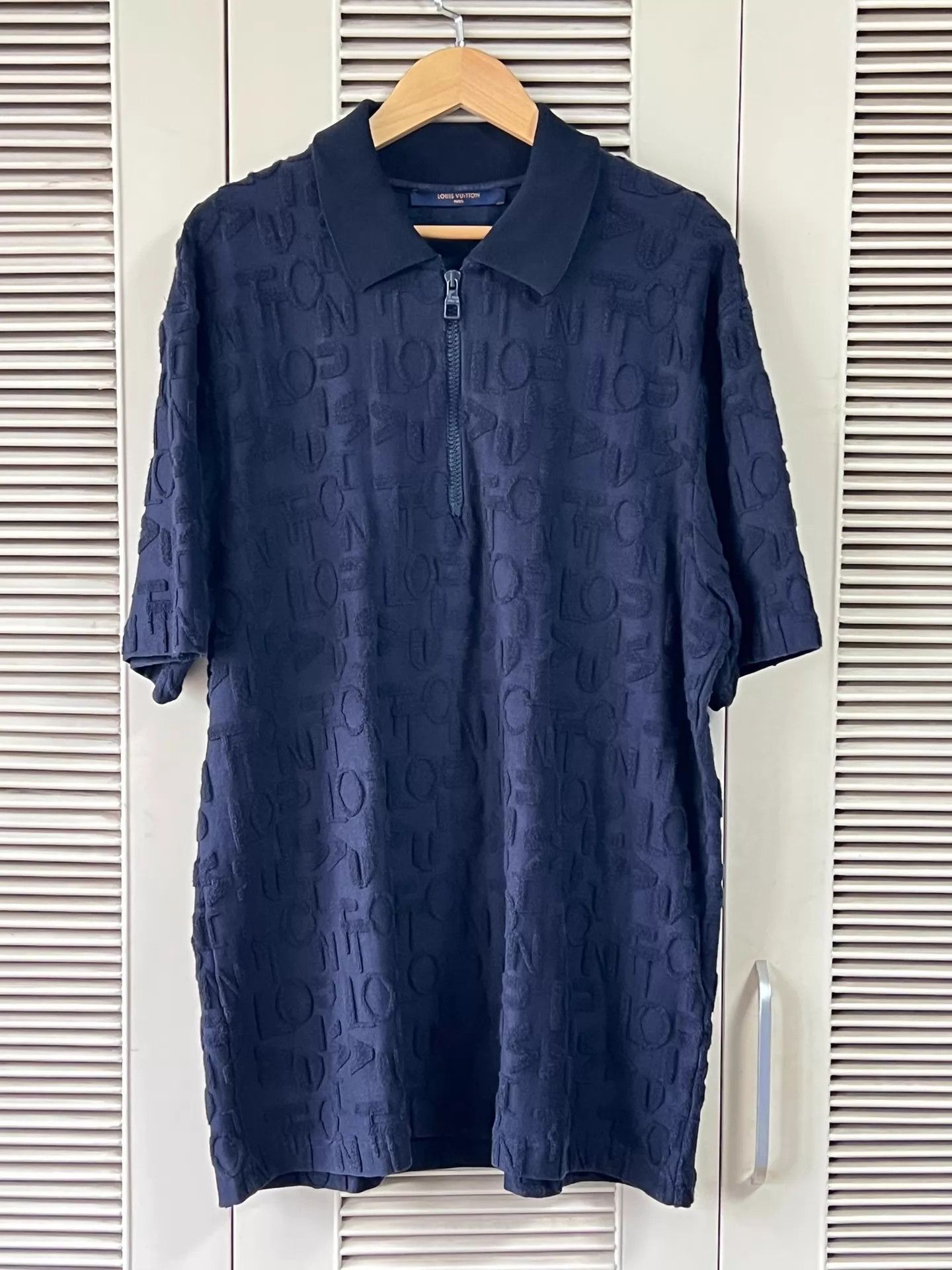 Louis Vuitton Louis Vuitton short-sleeve embossed navy L Polo Size US L / EU 52-54 / 3 - 1 Thumbnail